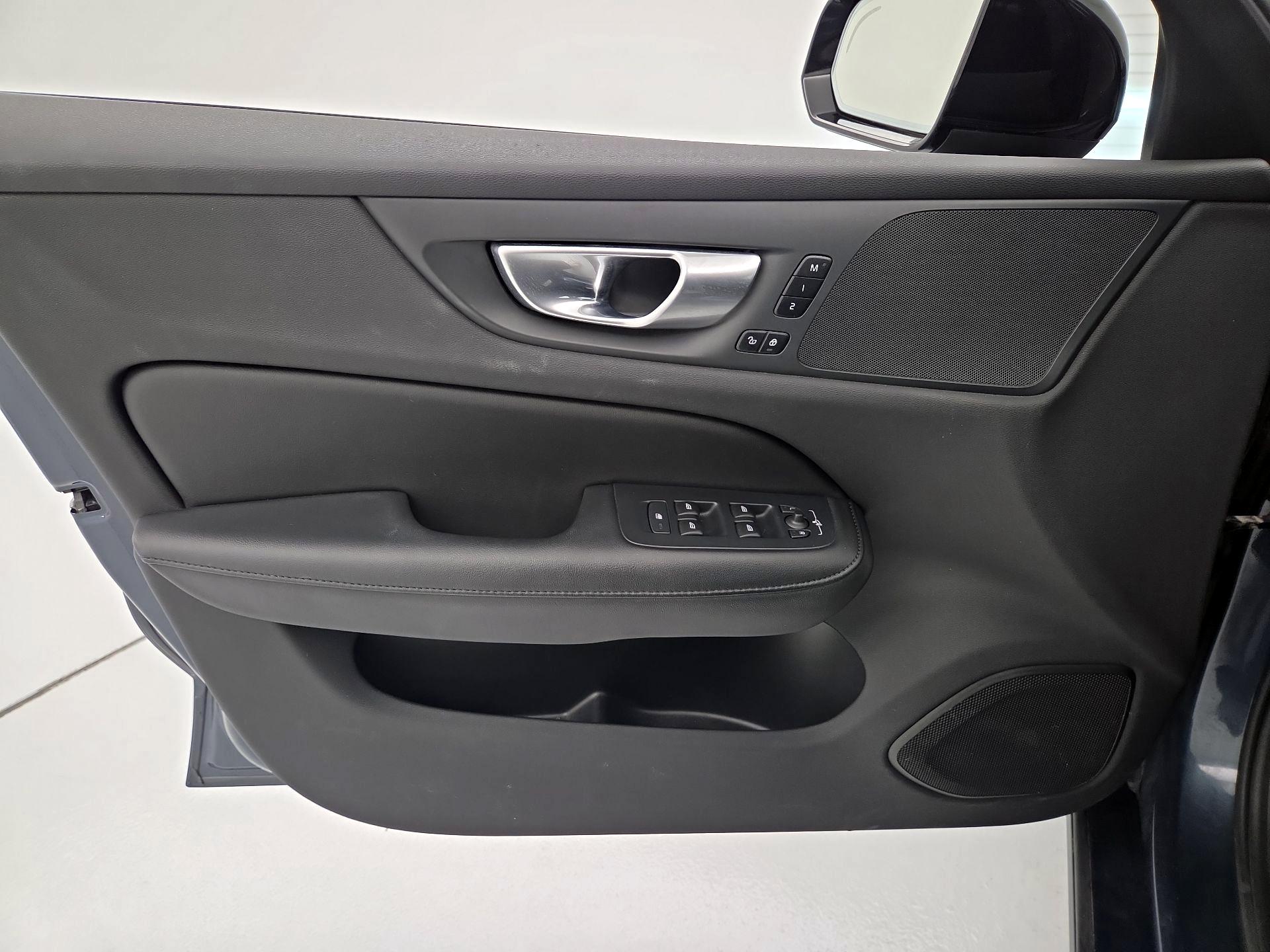 Thumbnail: 2024 Volvo S60 - 12