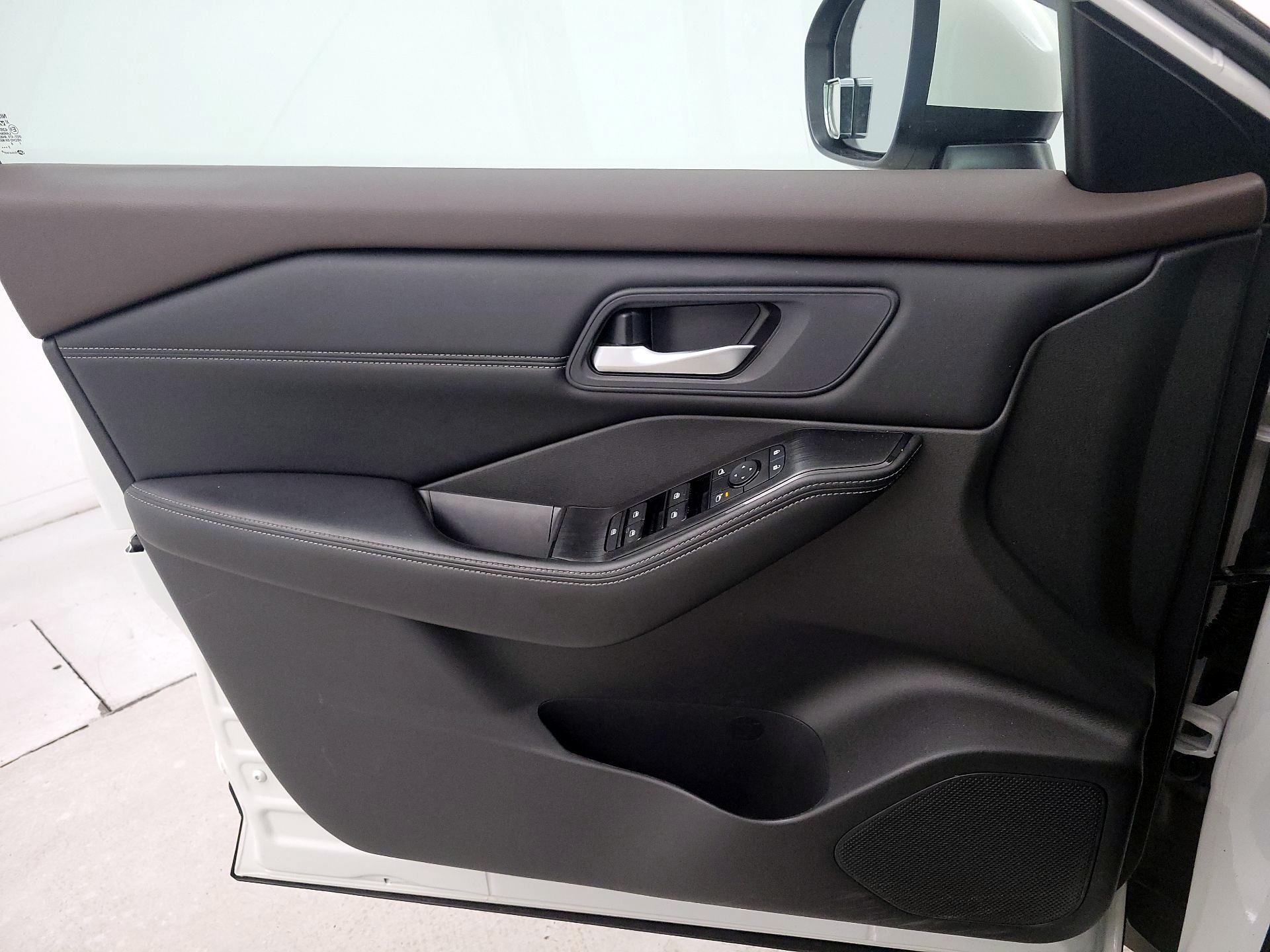 Thumbnail: 2023 Nissan Rogue - 12