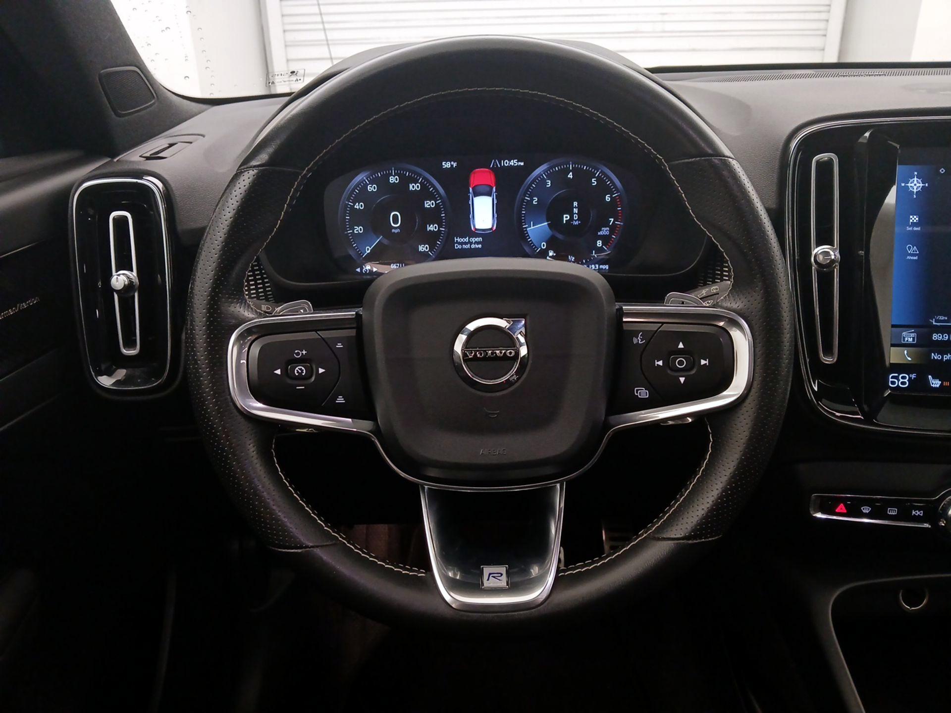 Thumbnail: 2019 Volvo XC40 - 10