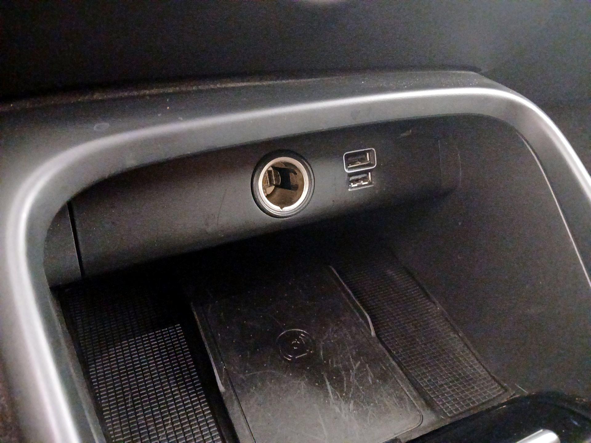 Thumbnail: 2019 Volvo XC40 - 19