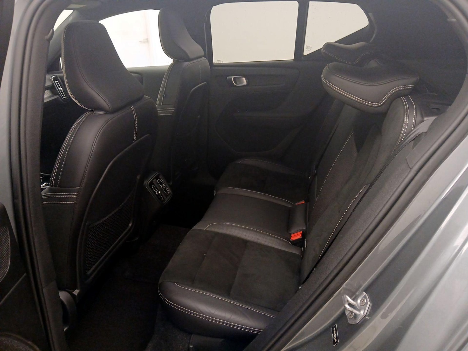 2019 Volvo XC40 R-Design - Photo 22
