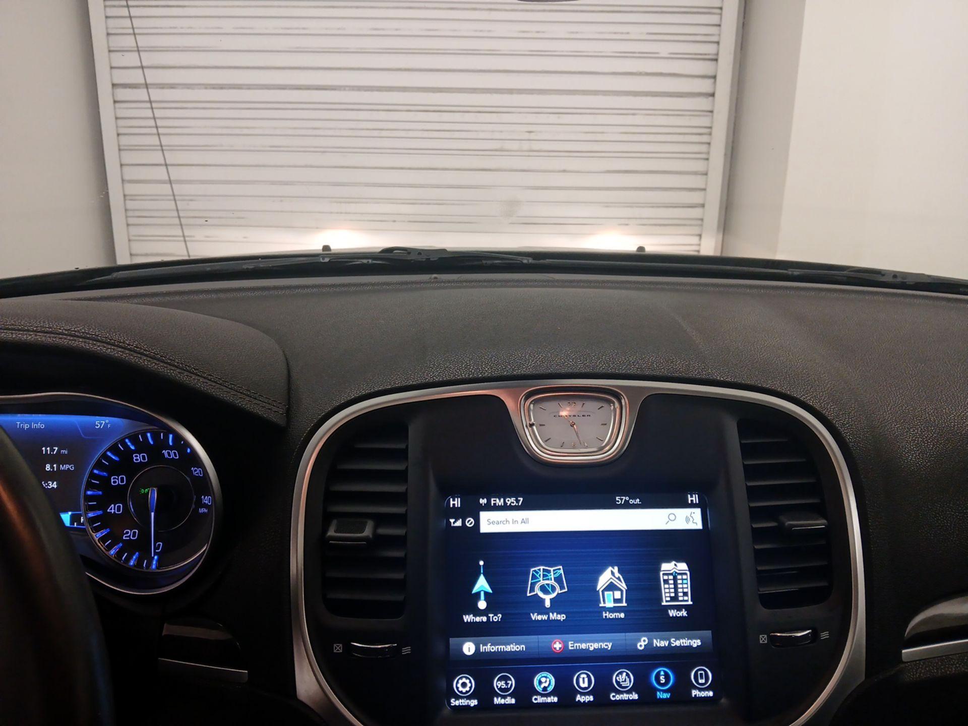 Thumbnail: 2018 Chrysler 300 - 9