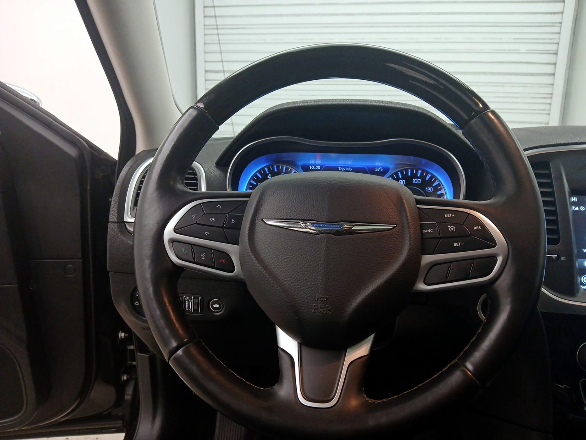 Thumbnail: 2018 Chrysler 300 - 10