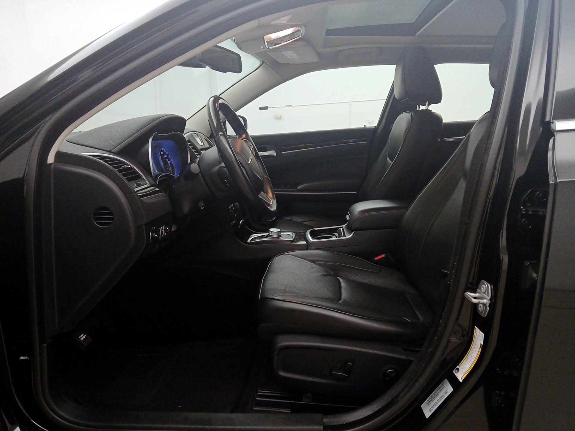 Thumbnail: 2018 Chrysler 300 - 11