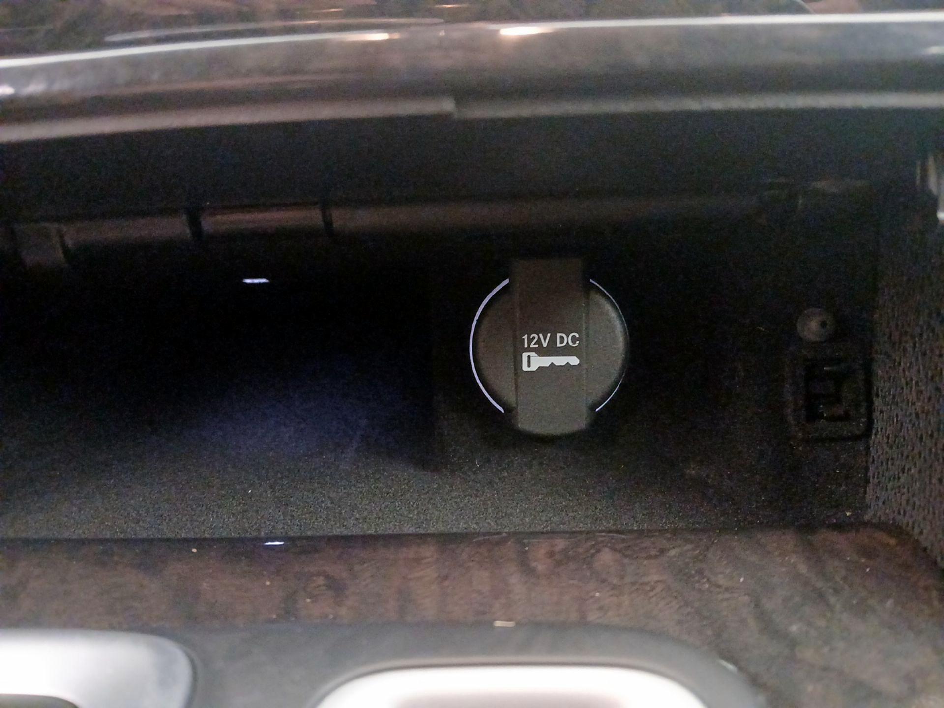 Thumbnail: 2018 Chrysler 300 - 19