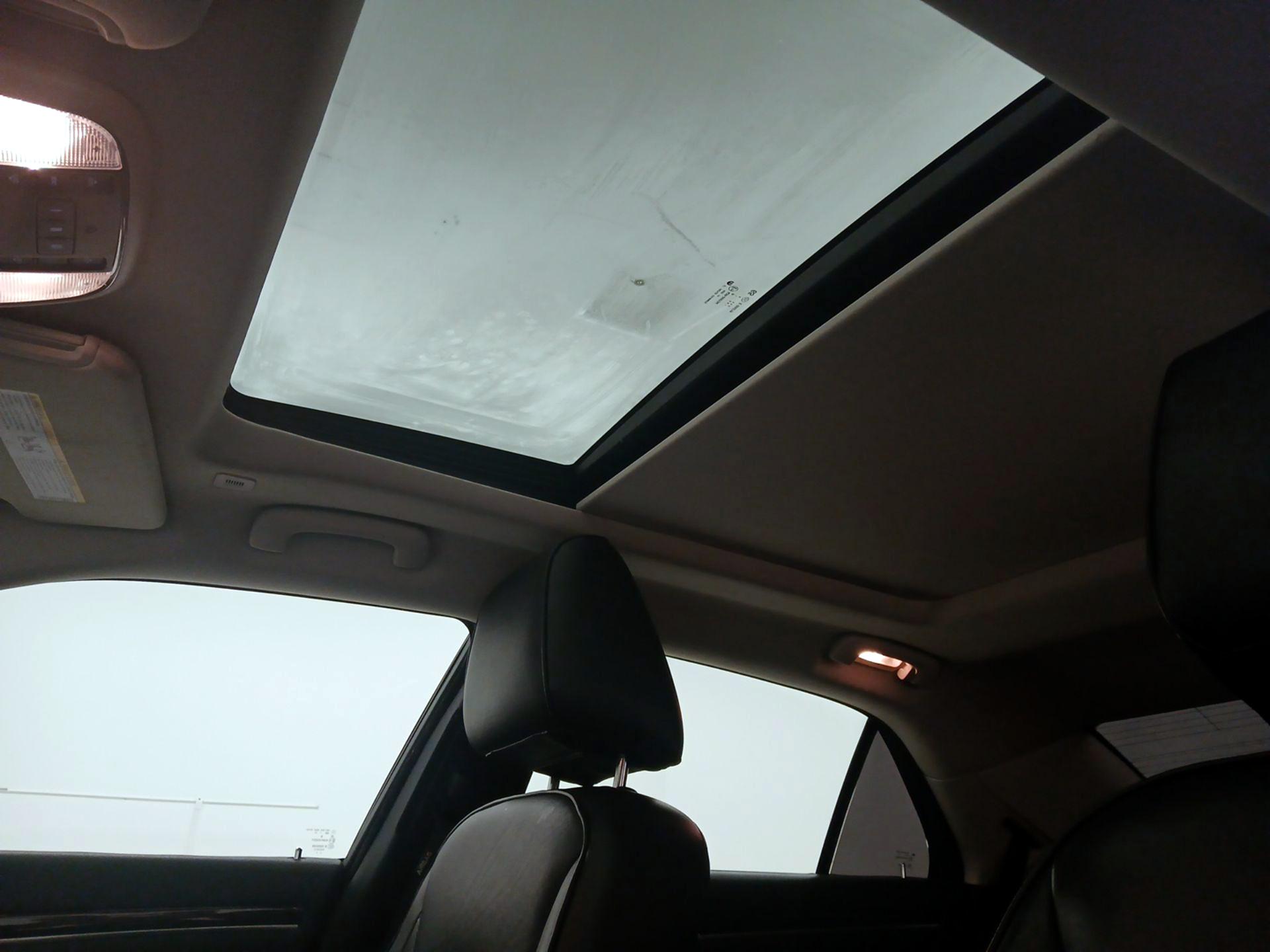 Thumbnail: 2018 Chrysler 300 - 20