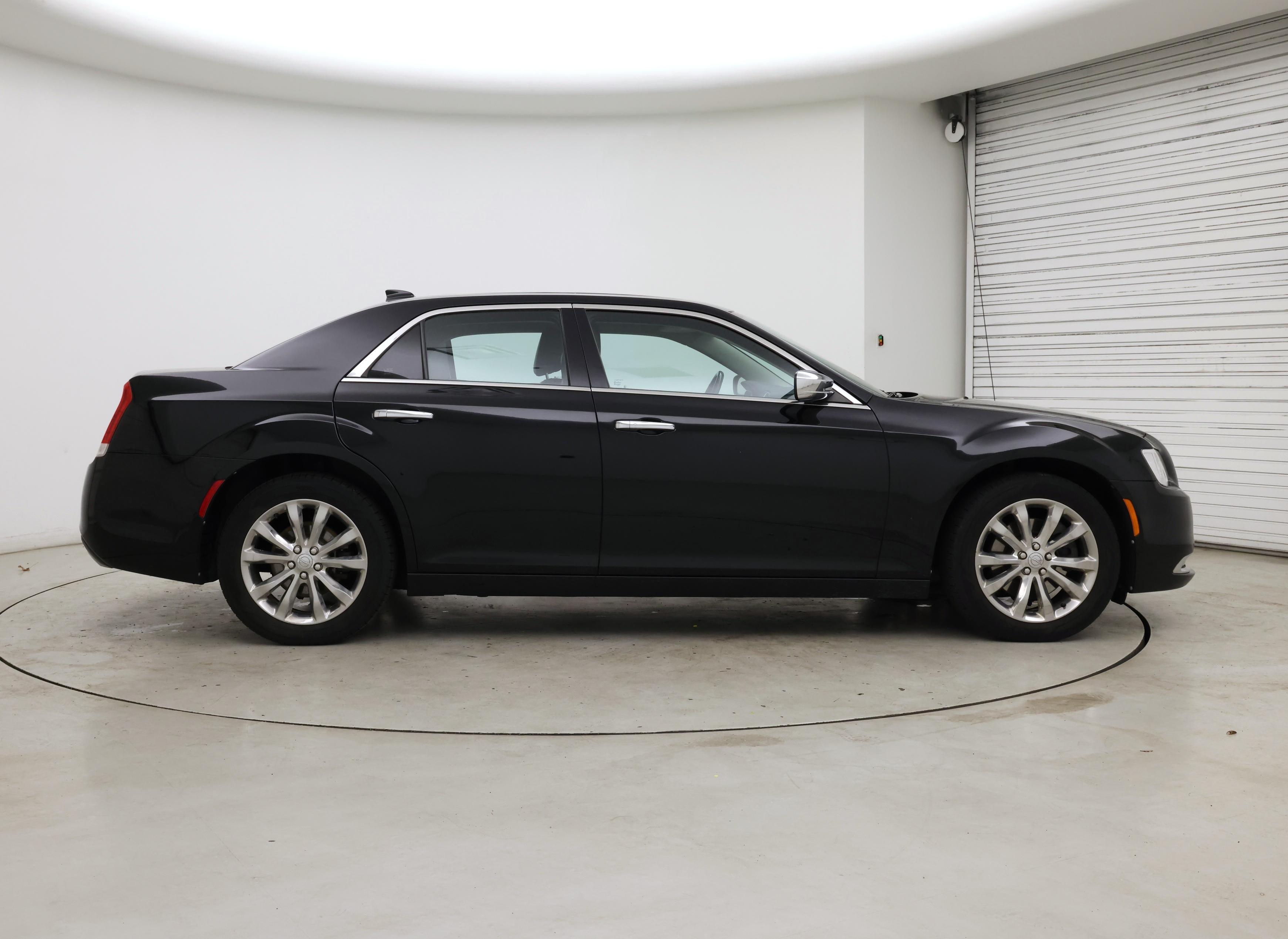 Thumbnail: 2018 Chrysler 300 - 7