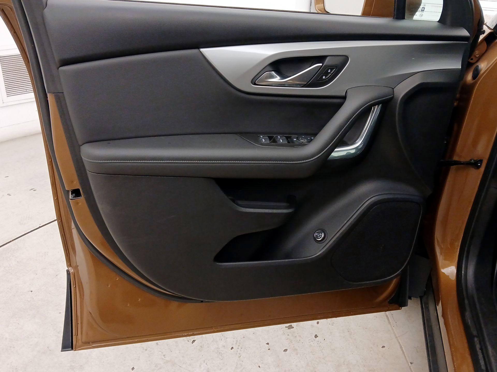 Thumbnail: 2019 Chevrolet Blazer - 12