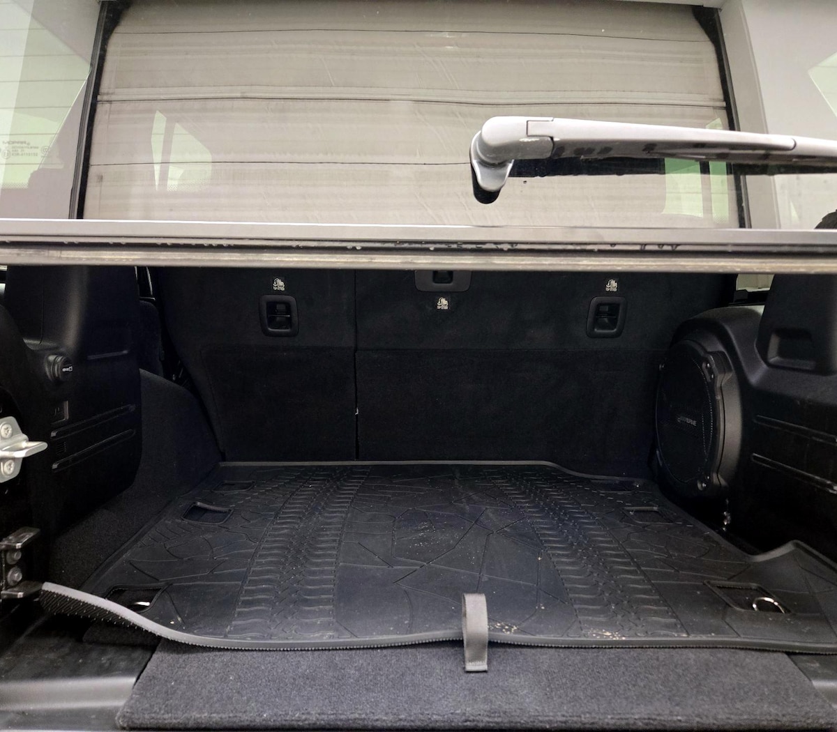 Trunk/Cargo (Seats Up)