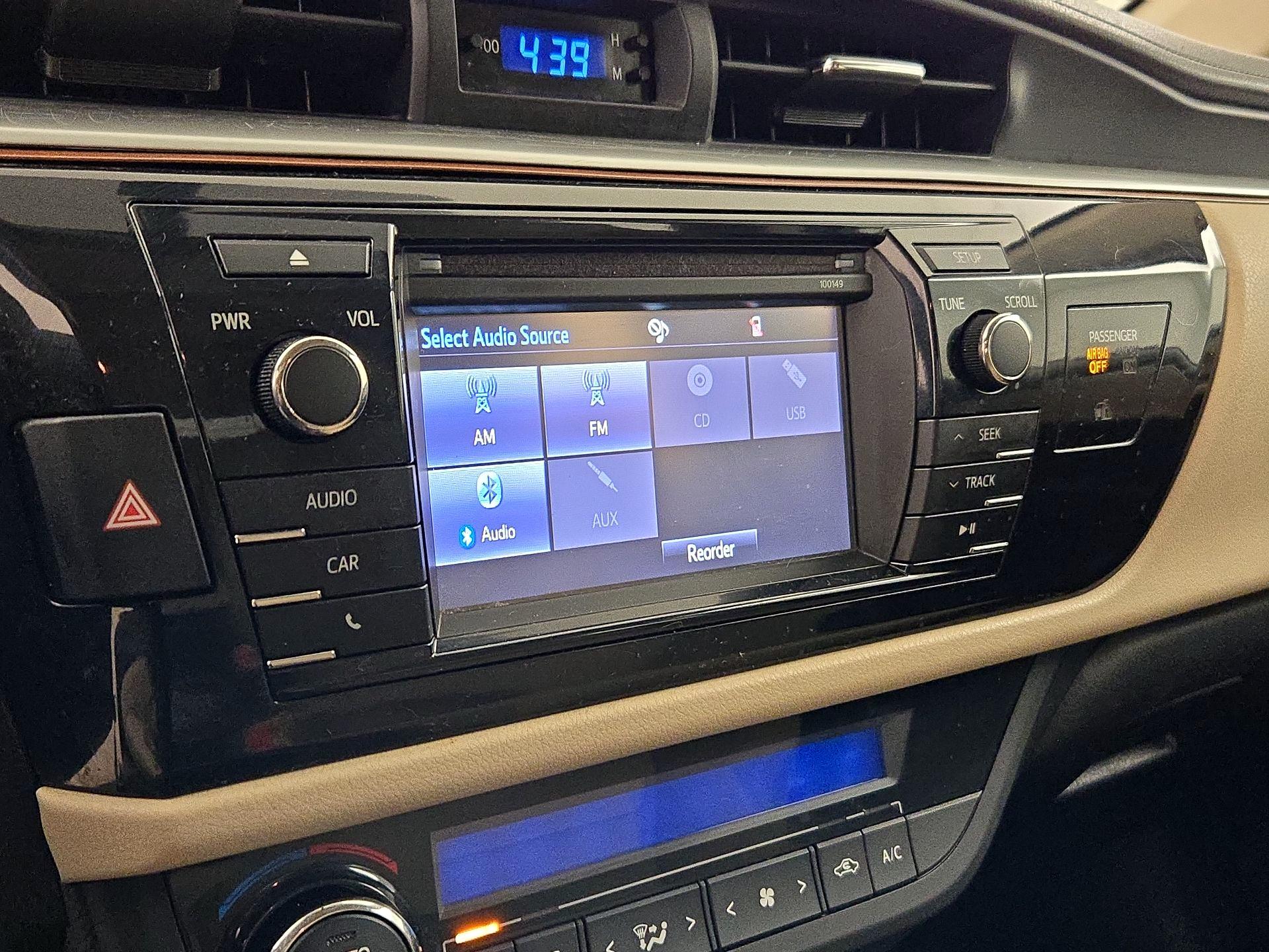 Thumbnail: 2015 Toyota Corolla - 15