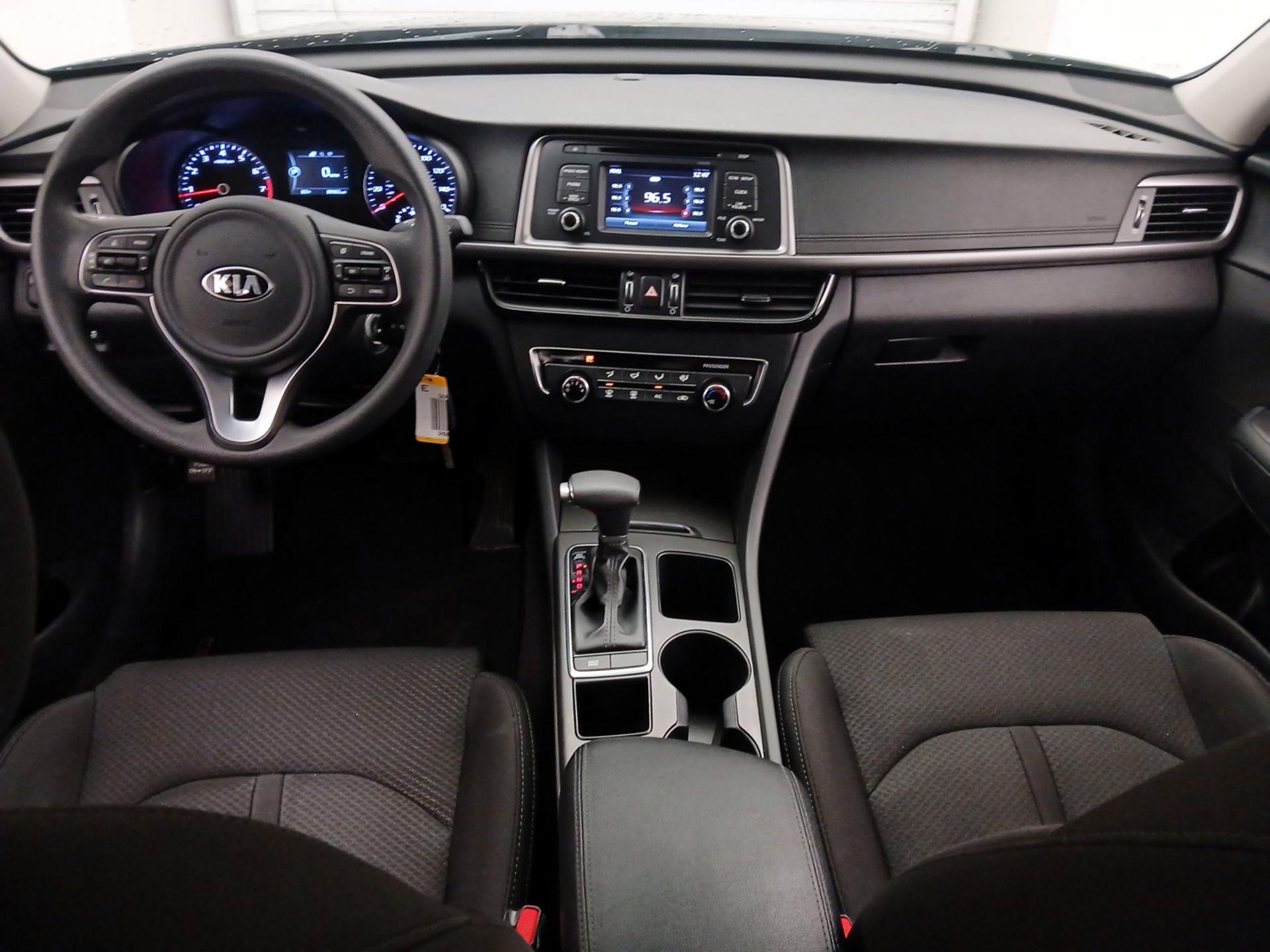 Thumbnail: 2017 Kia Optima - 9