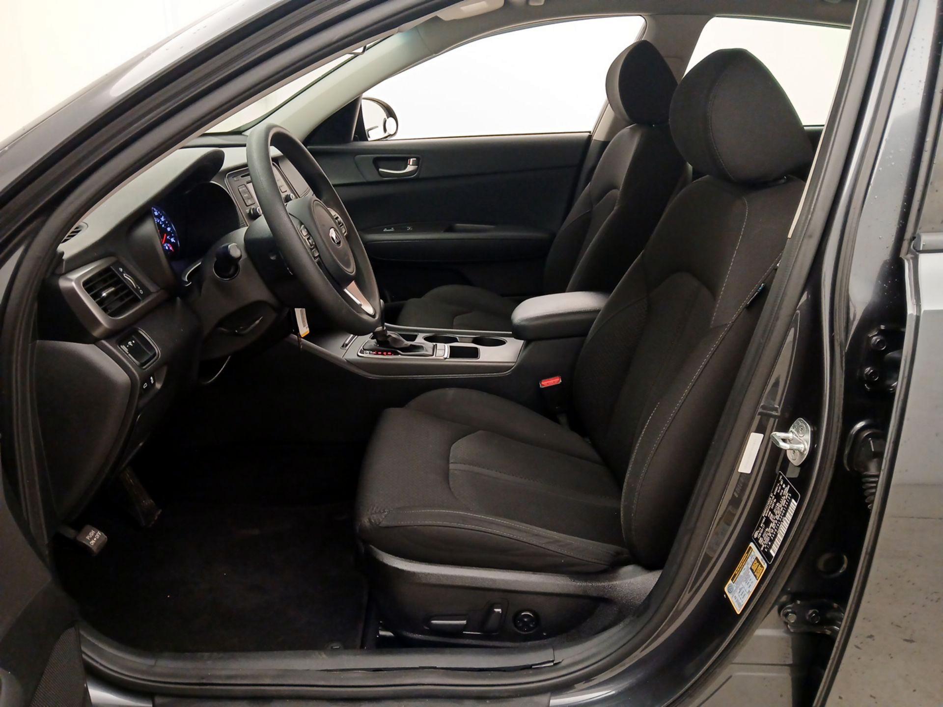 Thumbnail: 2017 Kia Optima - 11