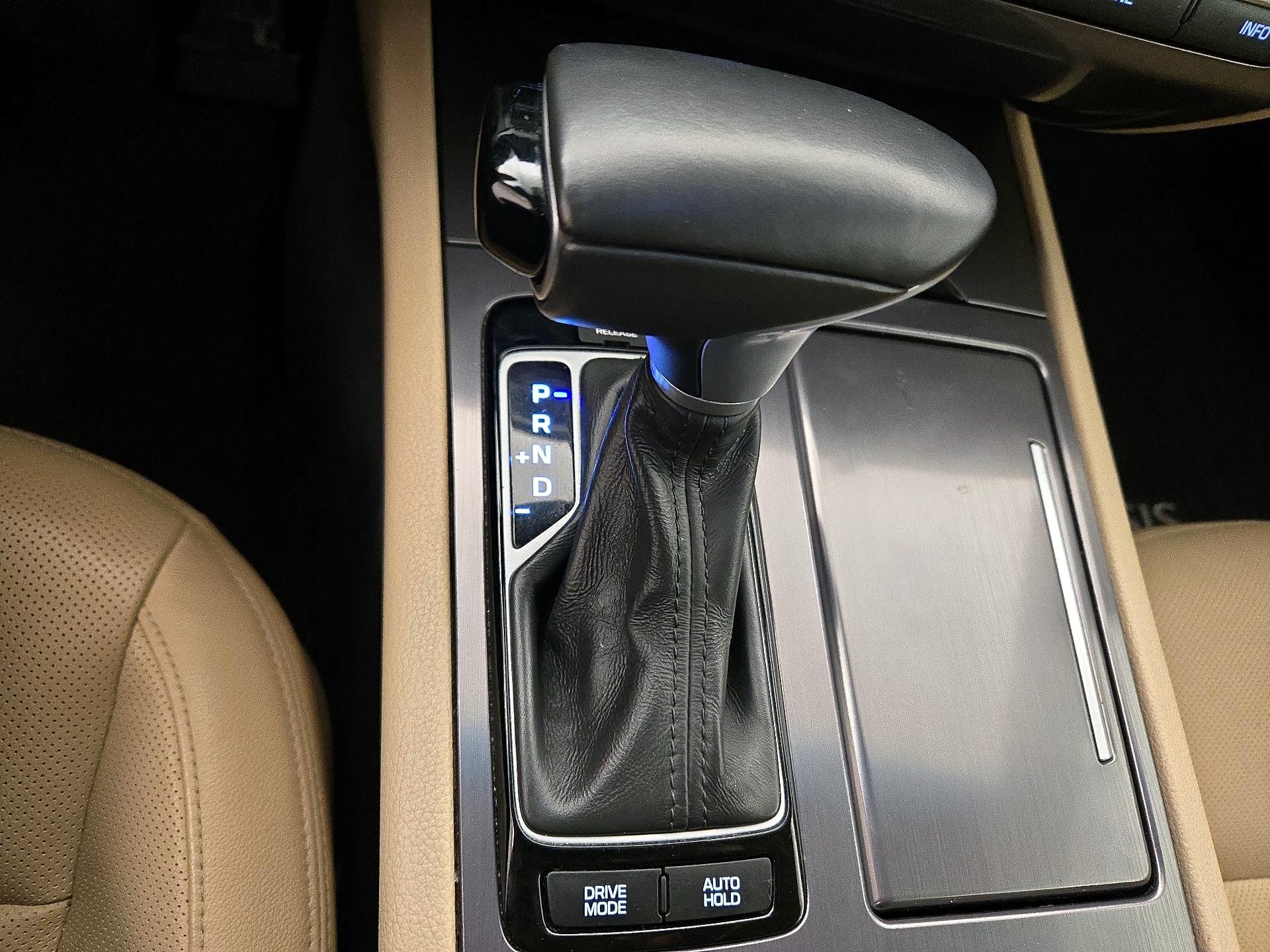 Thumbnail: 2018 Genesis G80 - 17