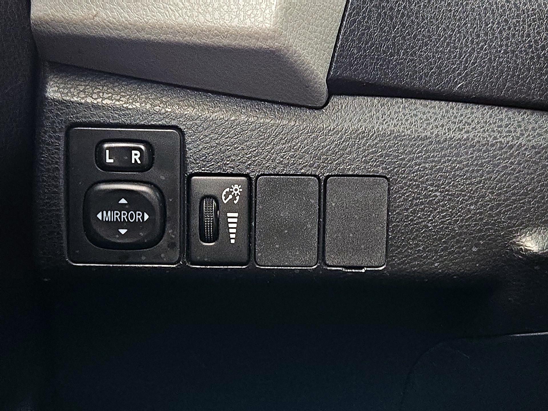 Thumbnail: 2014 Toyota Corolla - 13