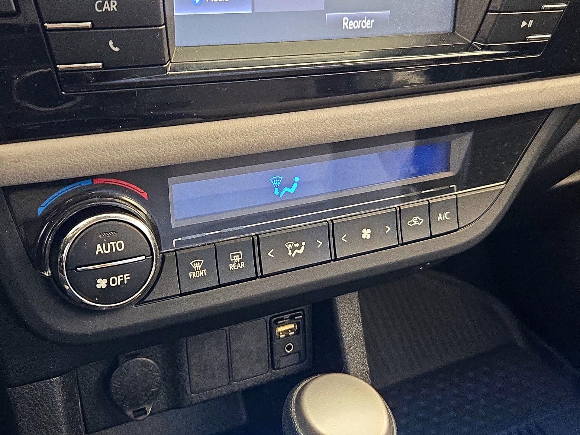 Thumbnail: 2014 Toyota Corolla - 16