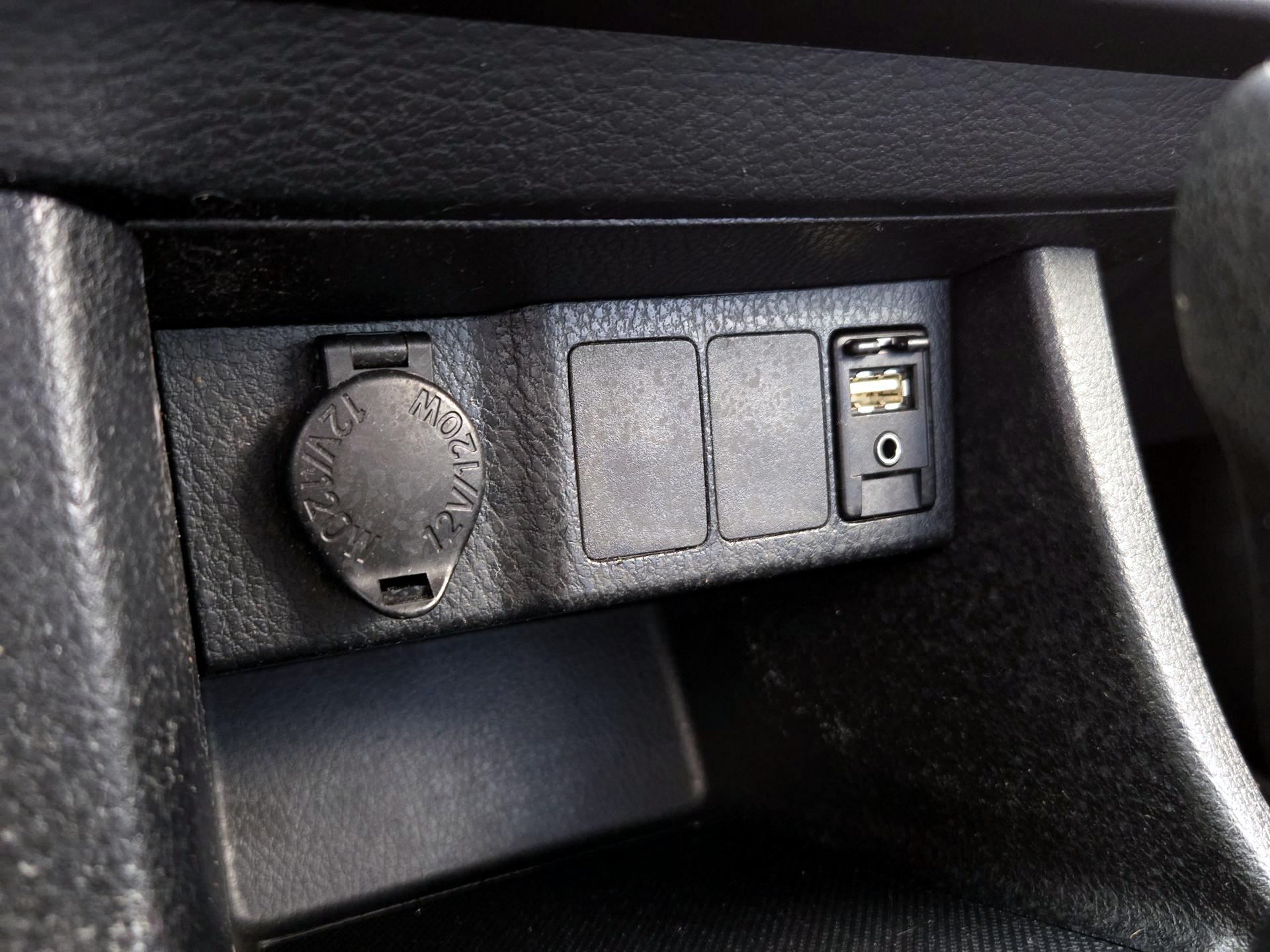 Thumbnail: 2014 Toyota Corolla - 18