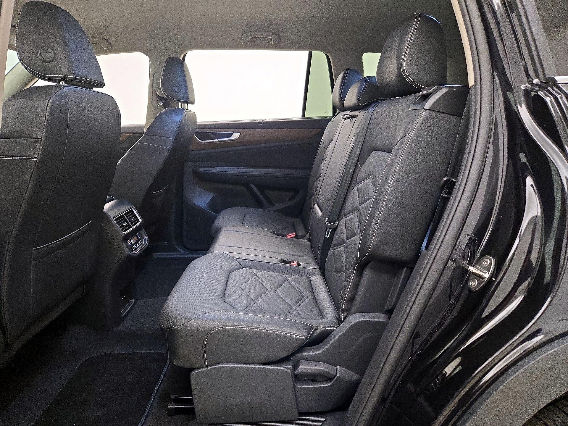 Thumbnail: 2025 Volkswagen Atlas - 18