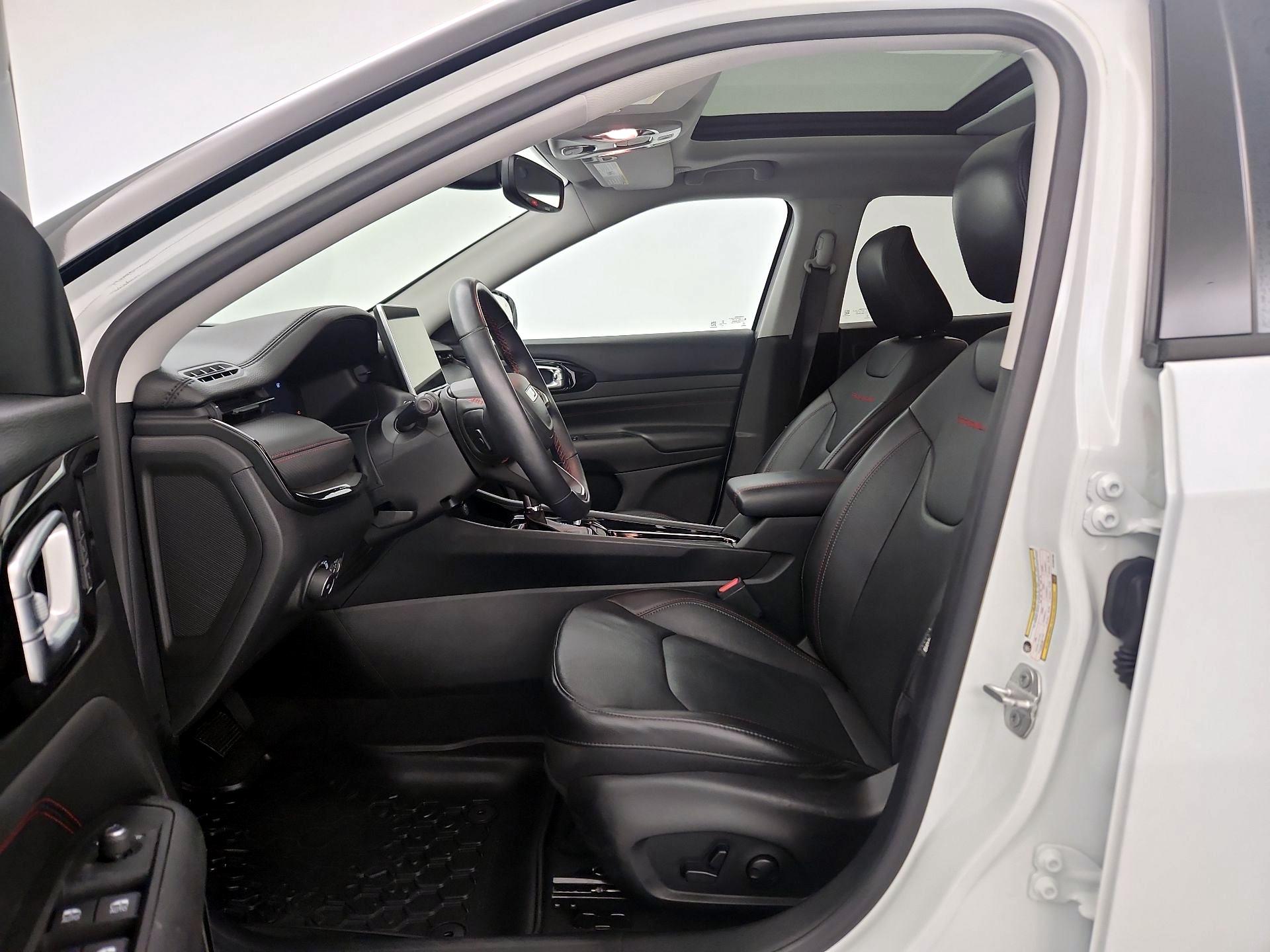 Thumbnail: 2022 Jeep Compass - 11