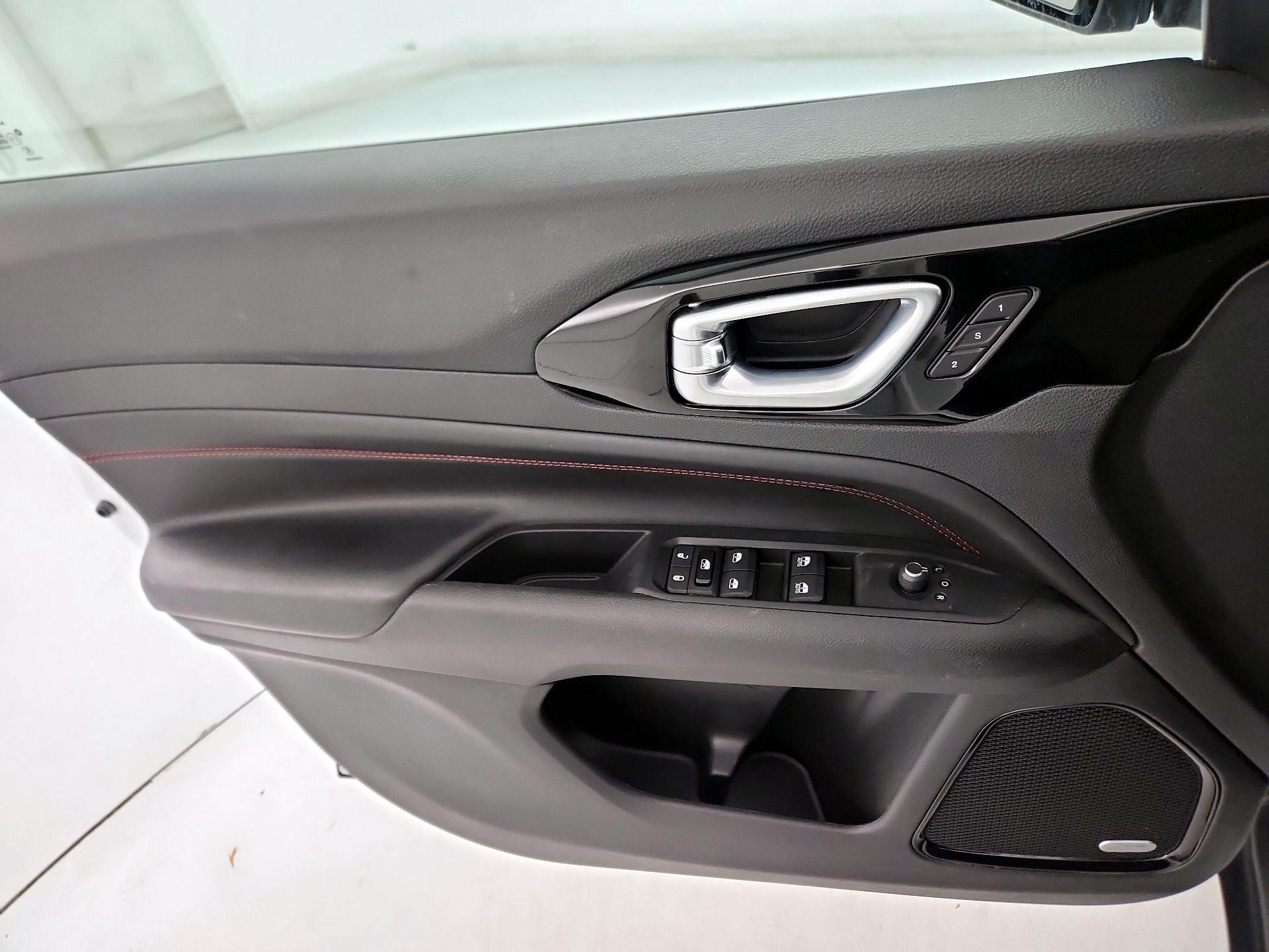 Thumbnail: 2022 Jeep Compass - 12