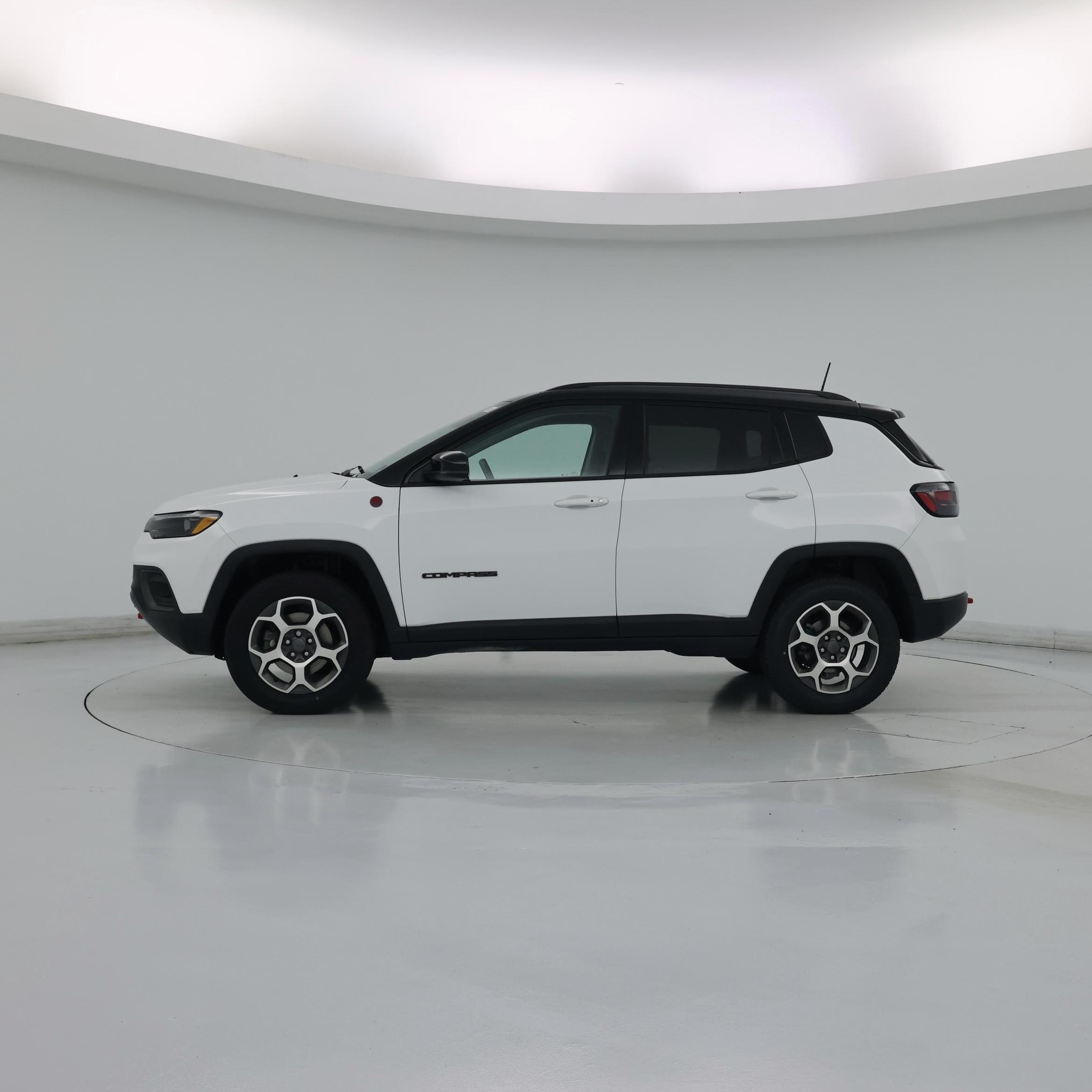 Thumbnail: 2022 Jeep Compass - 3