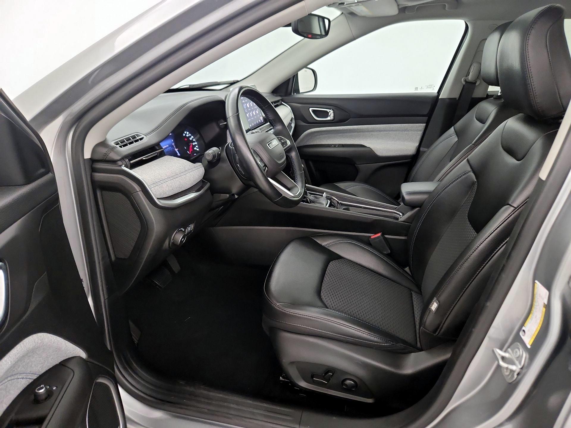 Thumbnail: 2022 Jeep Compass - 11