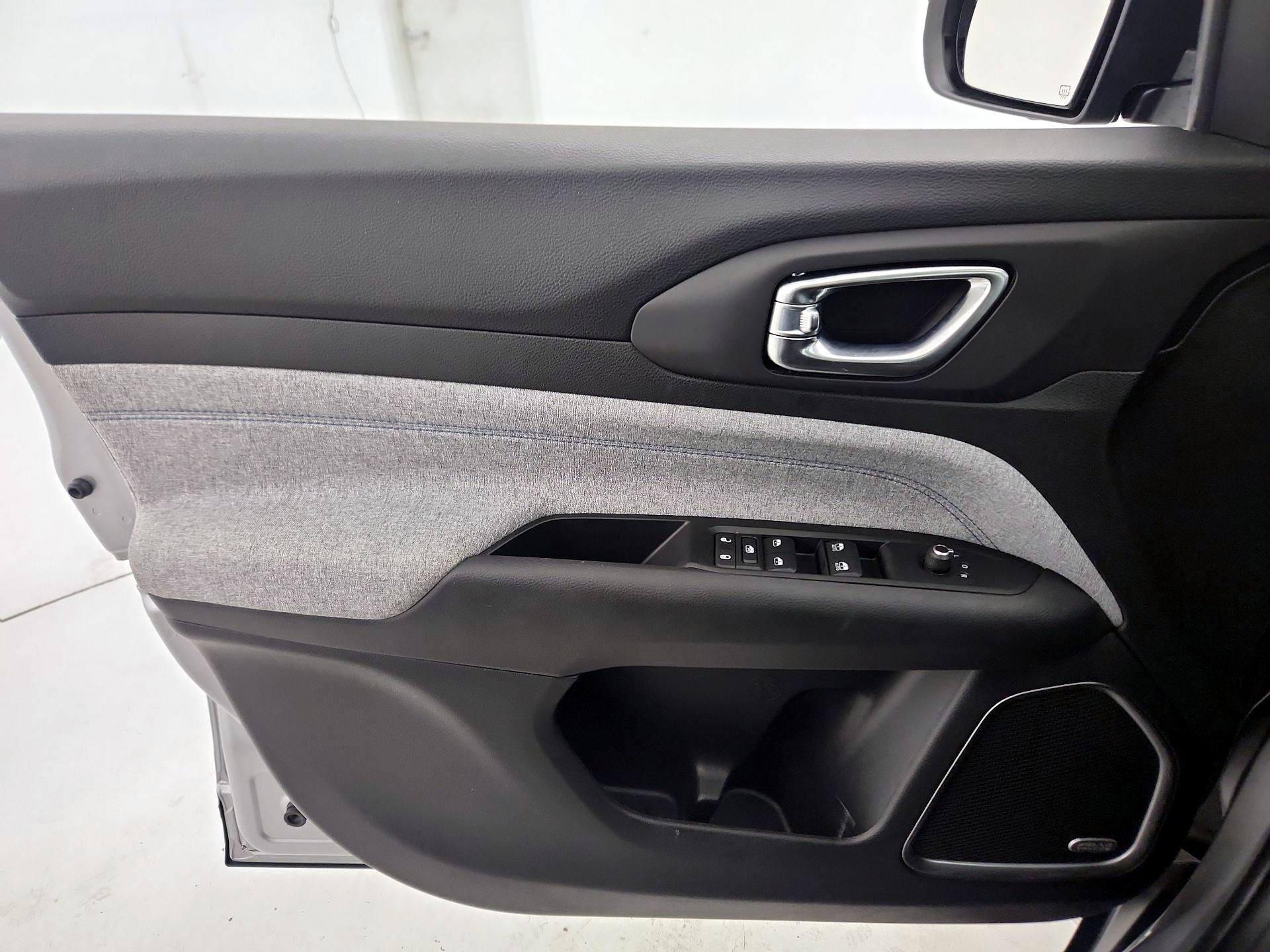 Thumbnail: 2022 Jeep Compass - 12