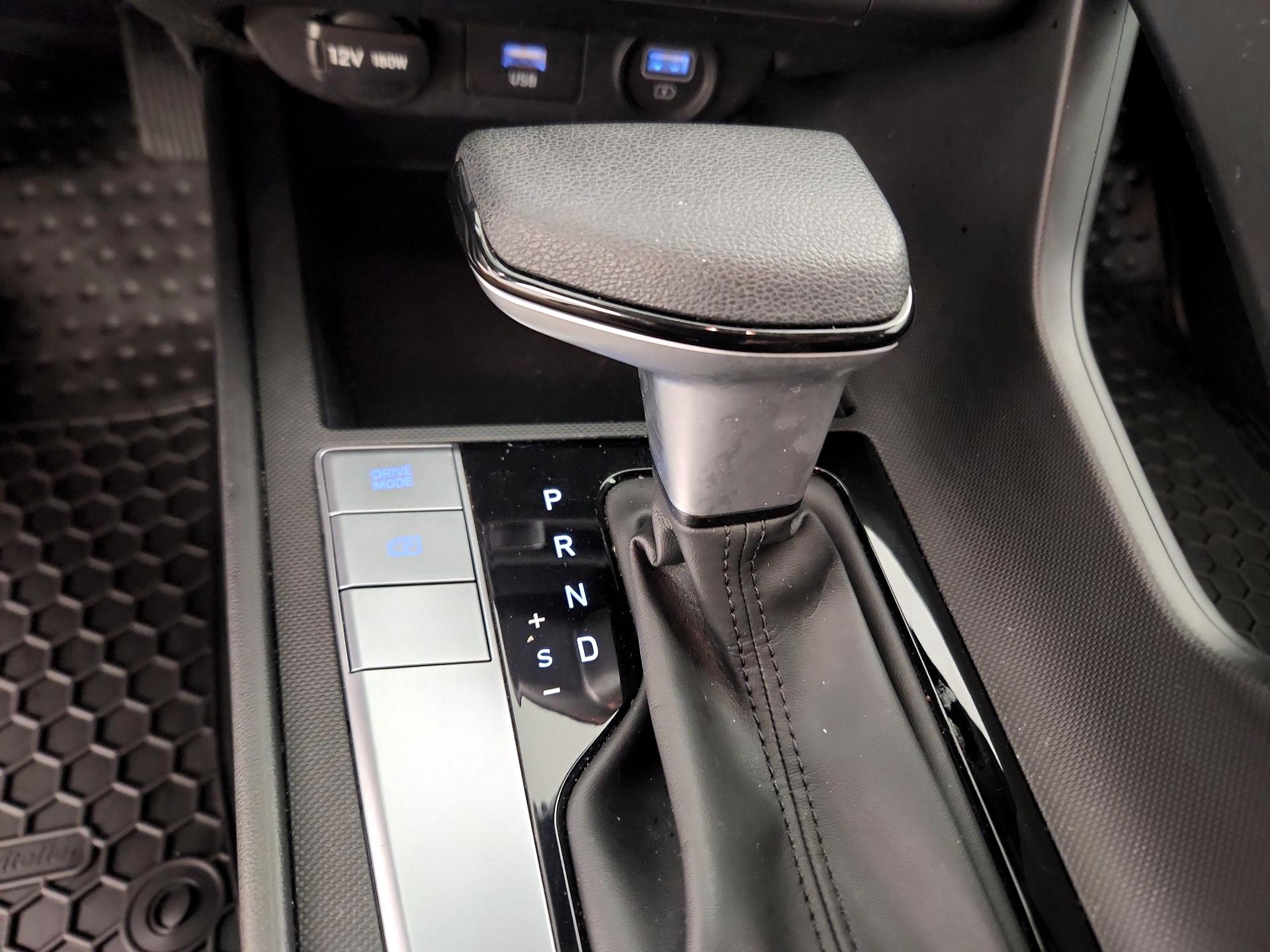 Thumbnail: 2023 Hyundai Elantra - 17