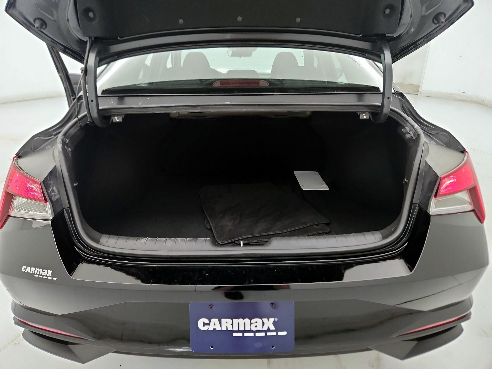 Thumbnail: 2023 Hyundai Elantra - 20