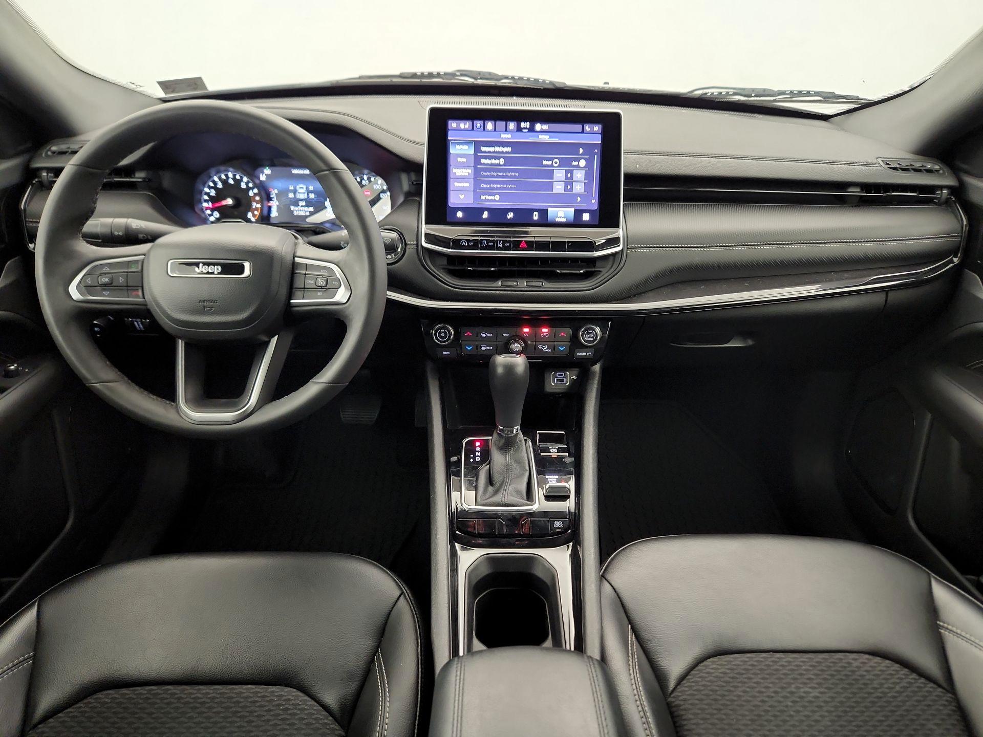 Thumbnail: 2023 Jeep Compass - 9
