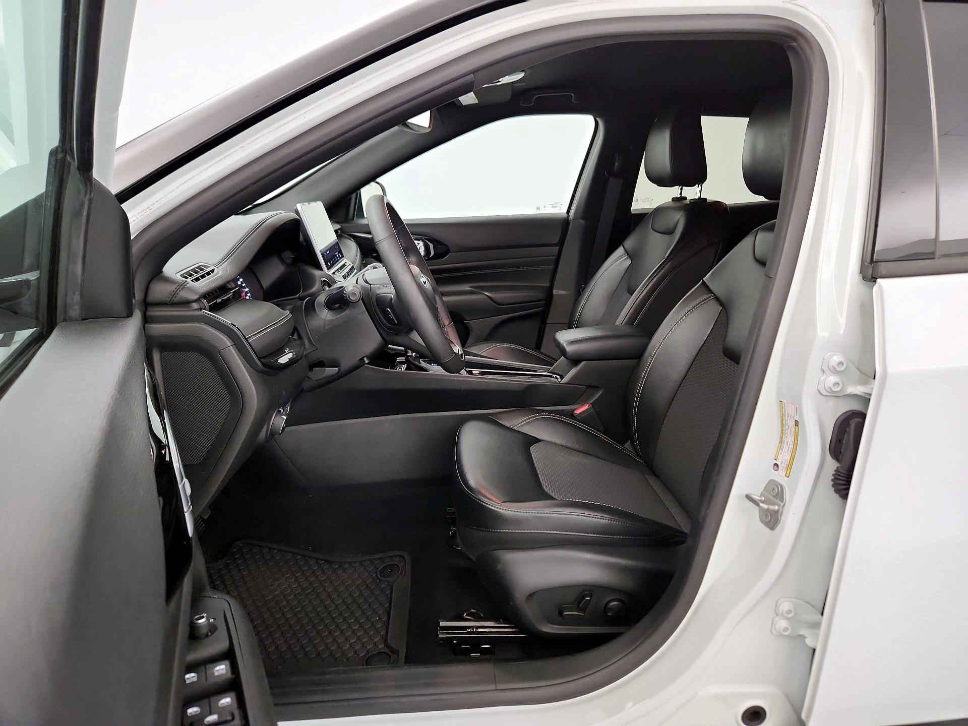 Thumbnail: 2023 Jeep Compass - 11