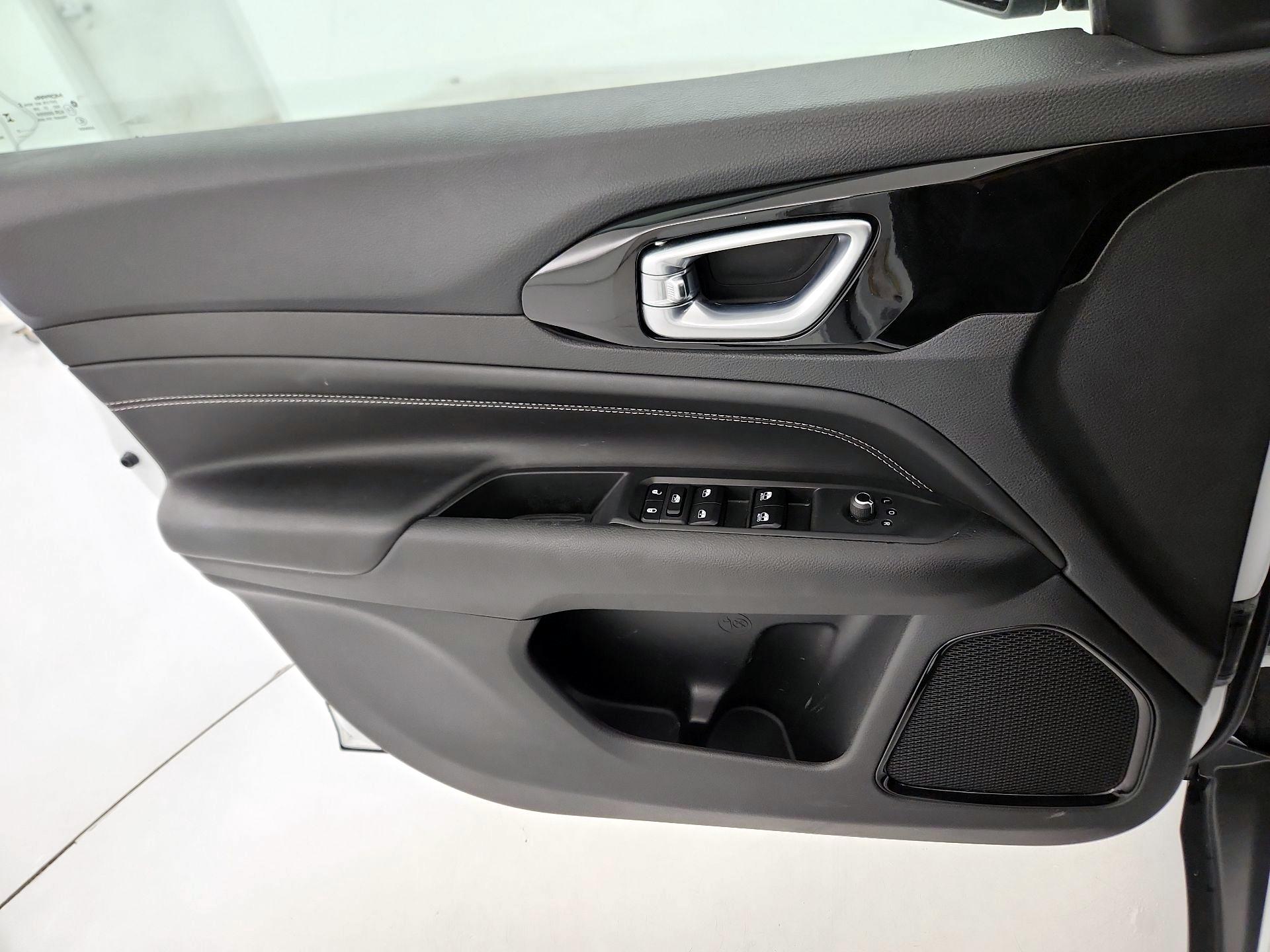 Thumbnail: 2023 Jeep Compass - 12