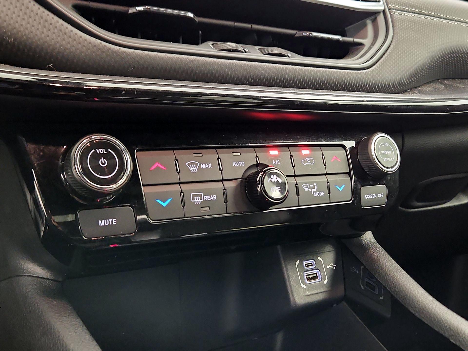 Thumbnail: 2023 Jeep Compass - 17