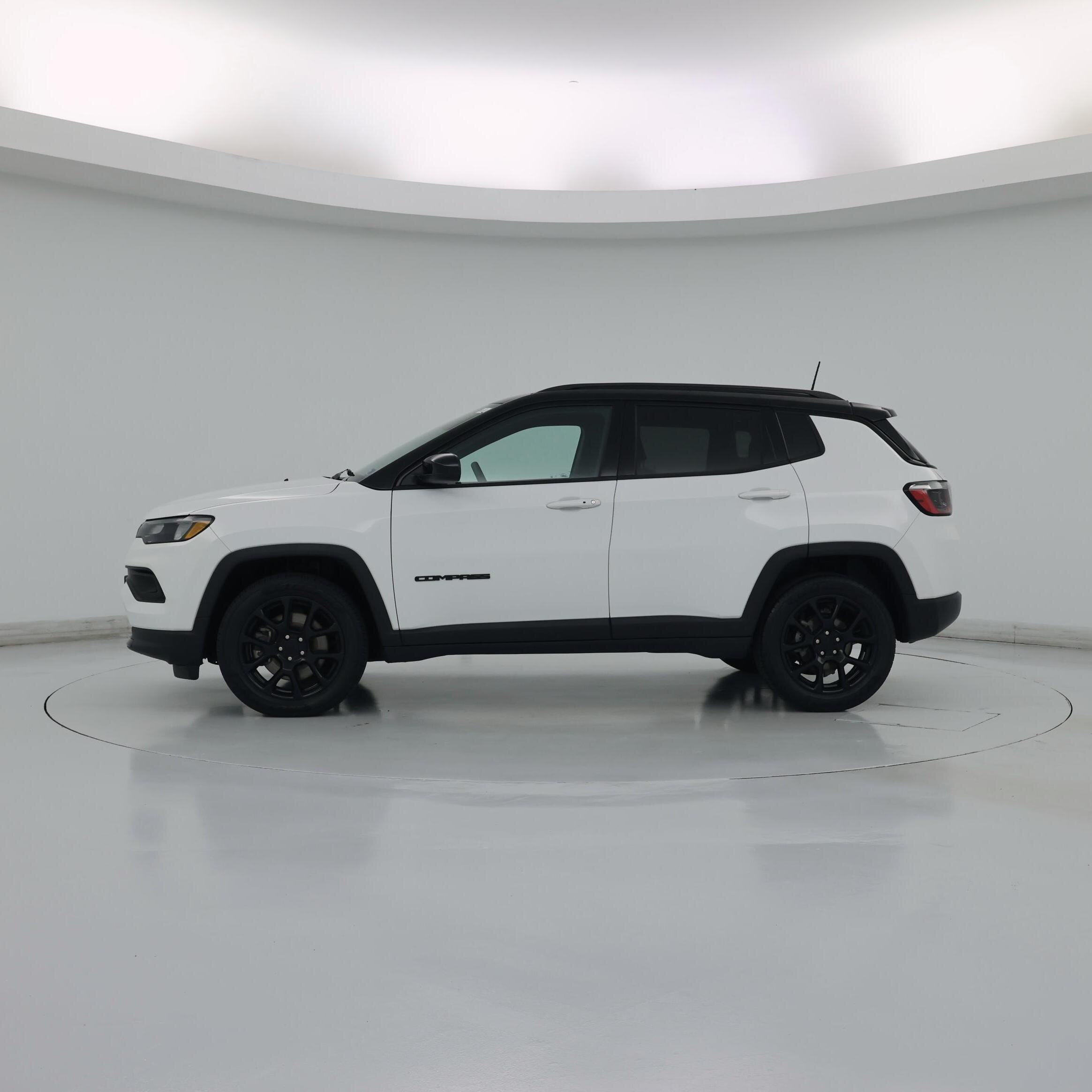 Thumbnail: 2023 Jeep Compass - 3