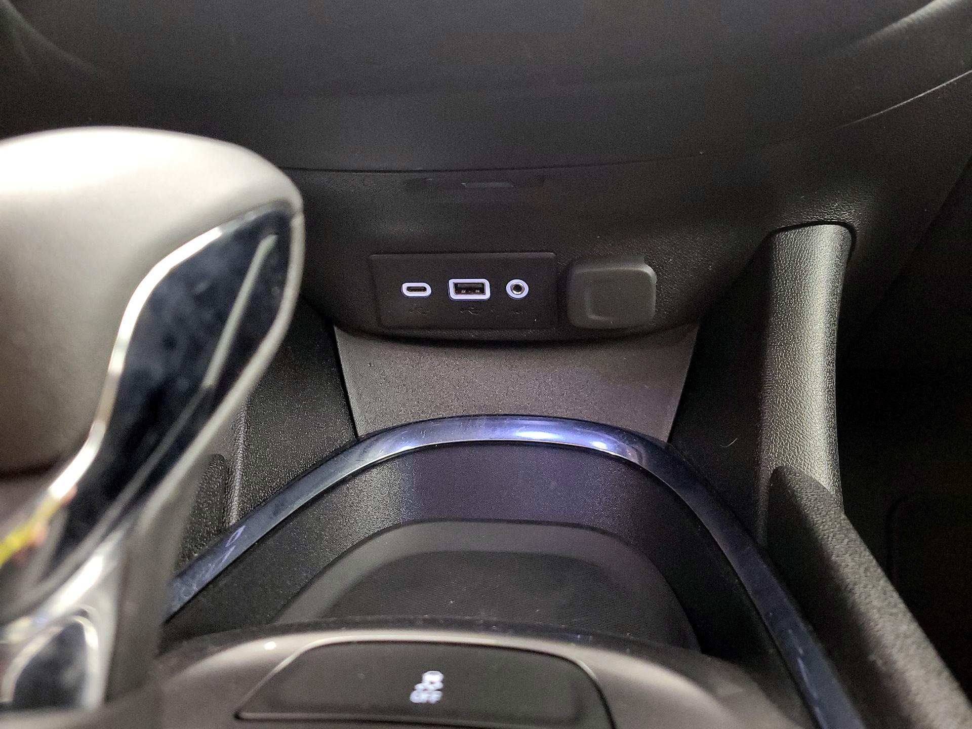 Thumbnail: 2023 Chevrolet Malibu - 18