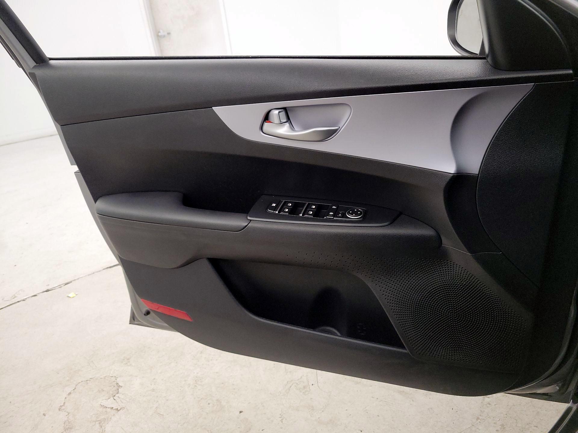 Thumbnail: 2024 Kia Forte - 12