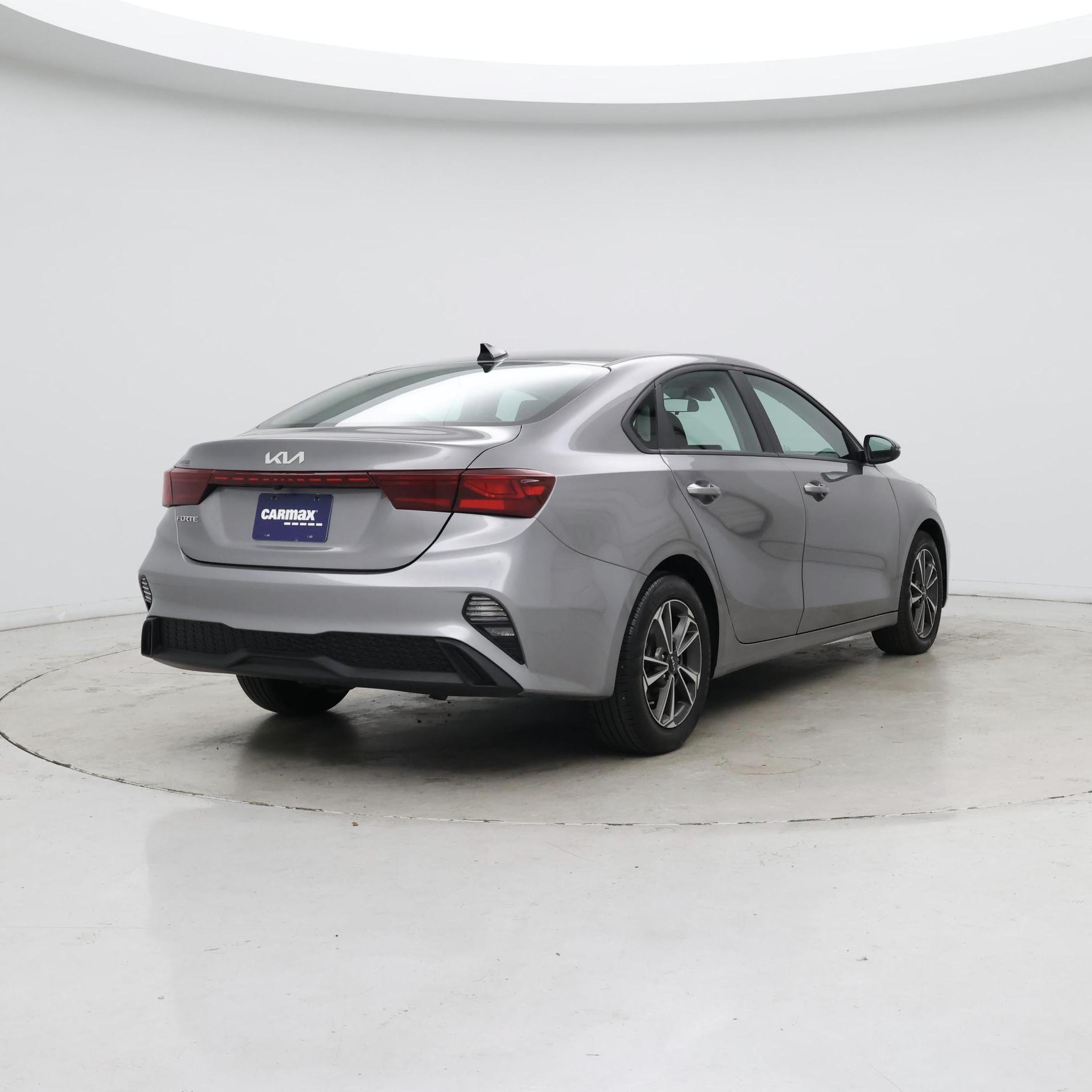 Thumbnail: 2024 Kia Forte - 8