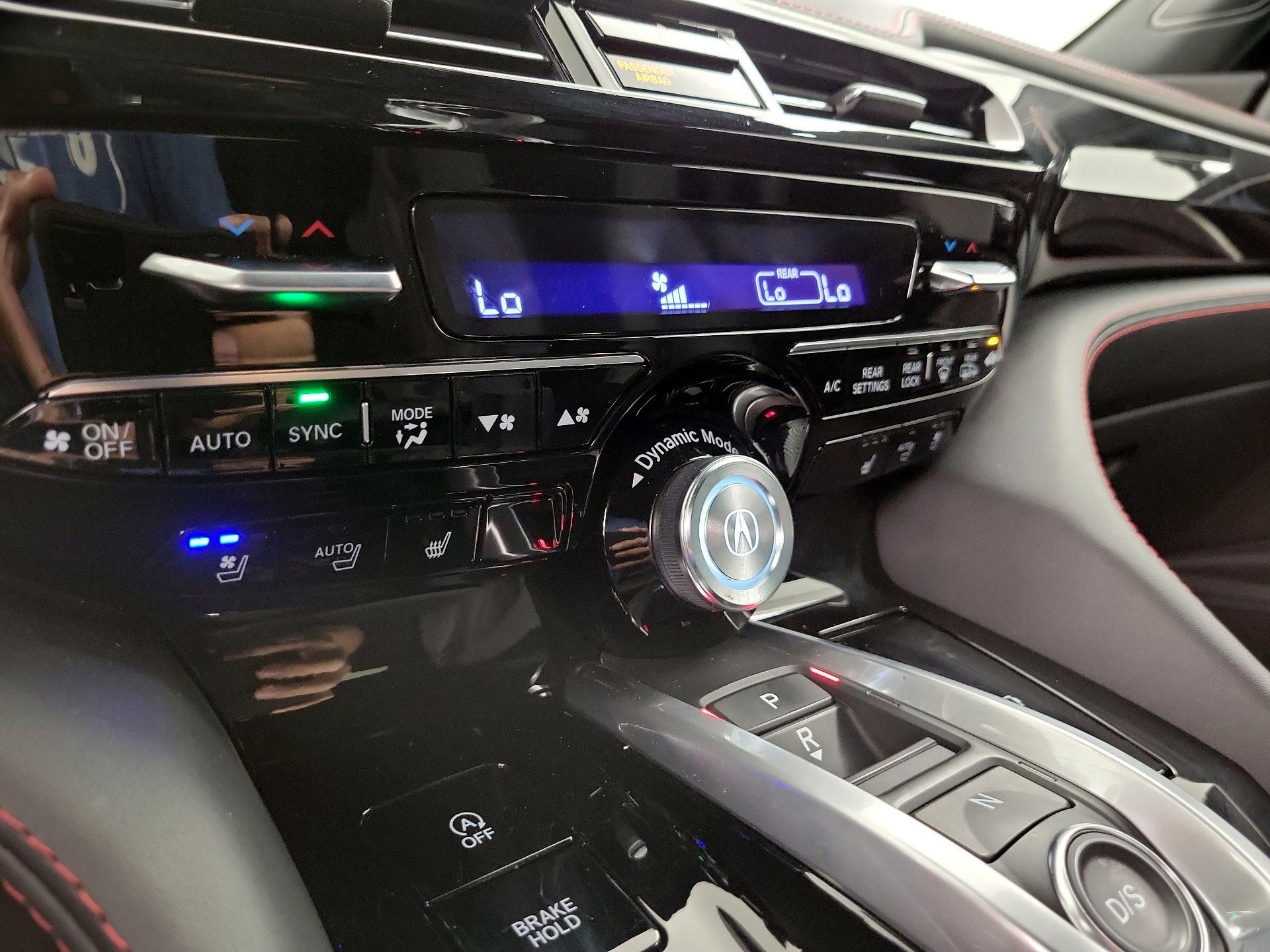 Thumbnail: 2022 Acura MDX - 17