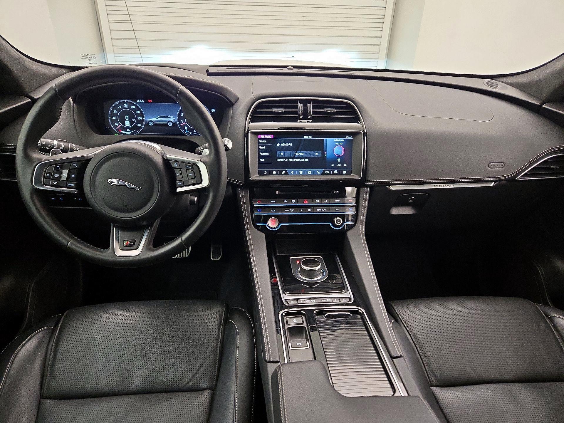 Thumbnail: 2020 Jaguar F-Pace - 9