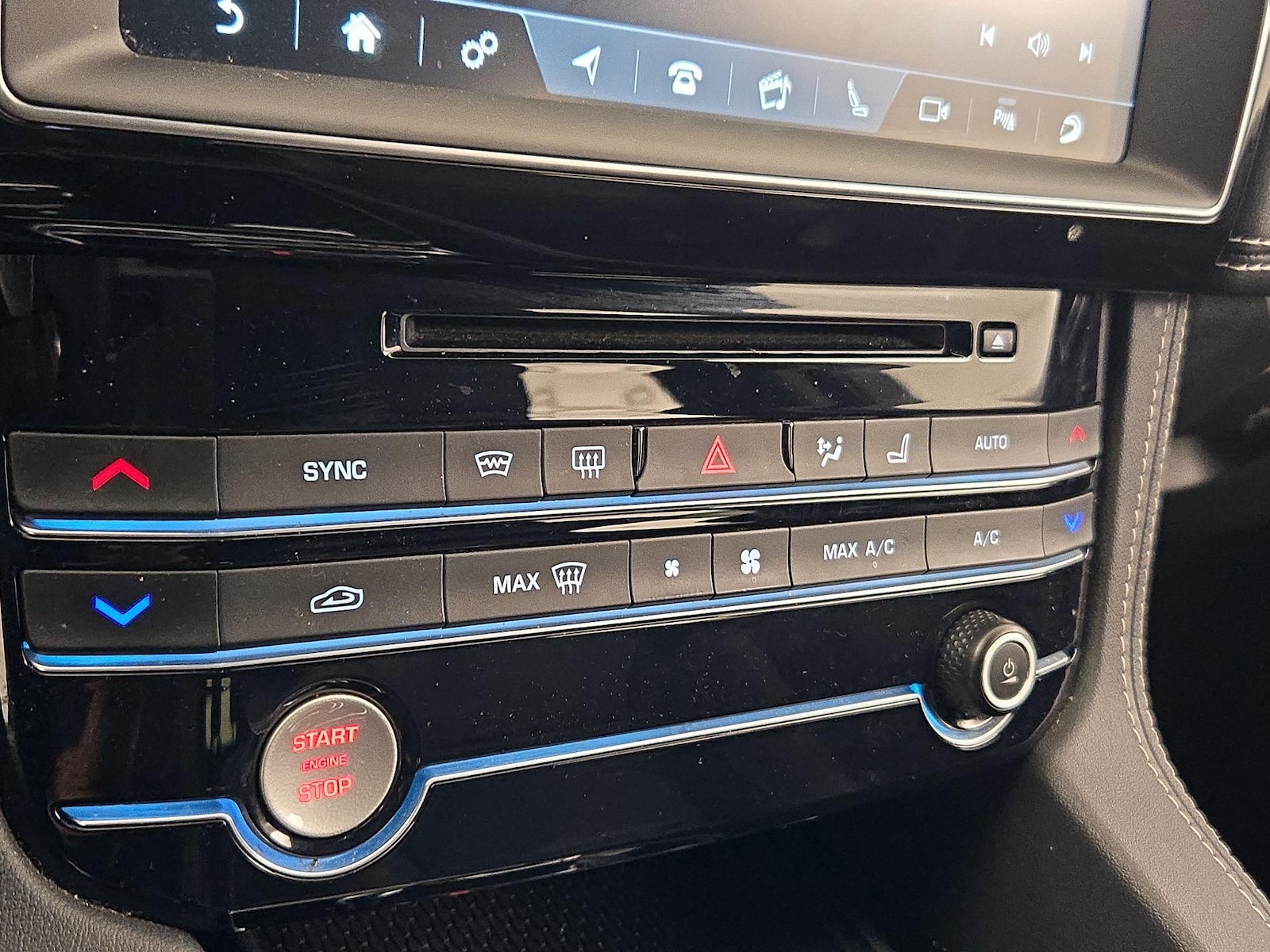 2020 Jaguar F-Pace S - Photo 15