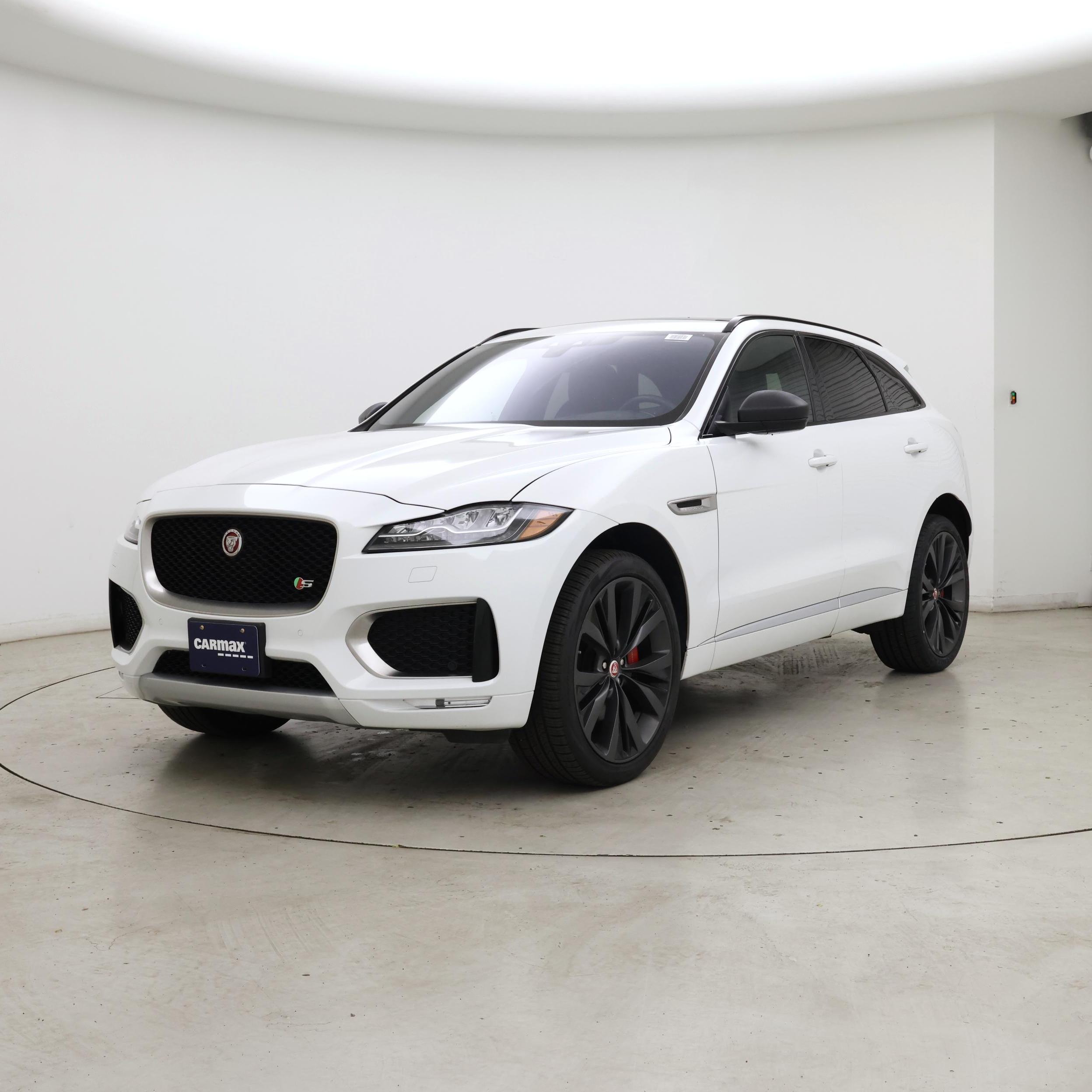 Thumbnail: 2020 Jaguar F-Pace - 4