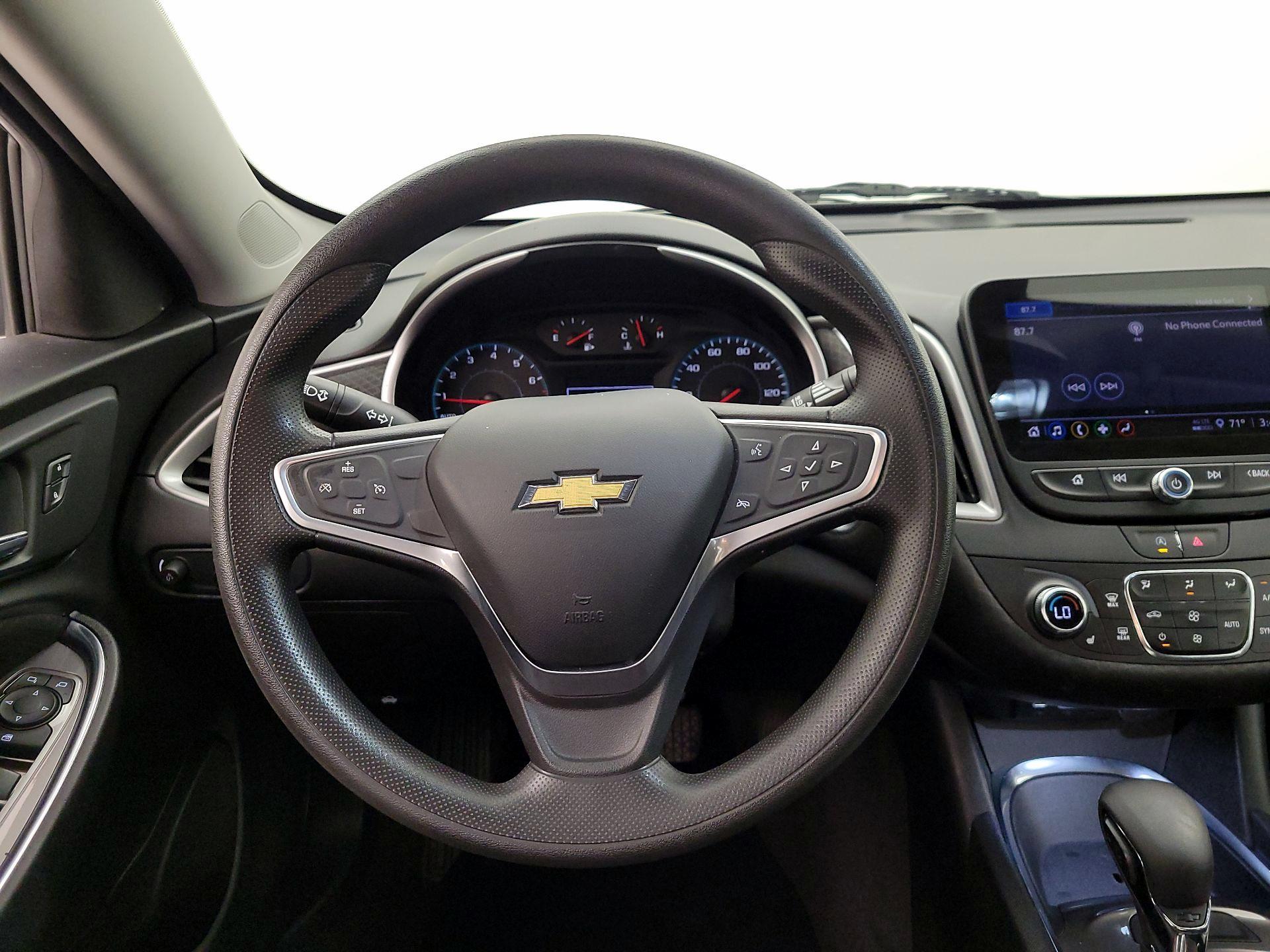 Thumbnail: 2022 Chevrolet Malibu - 10