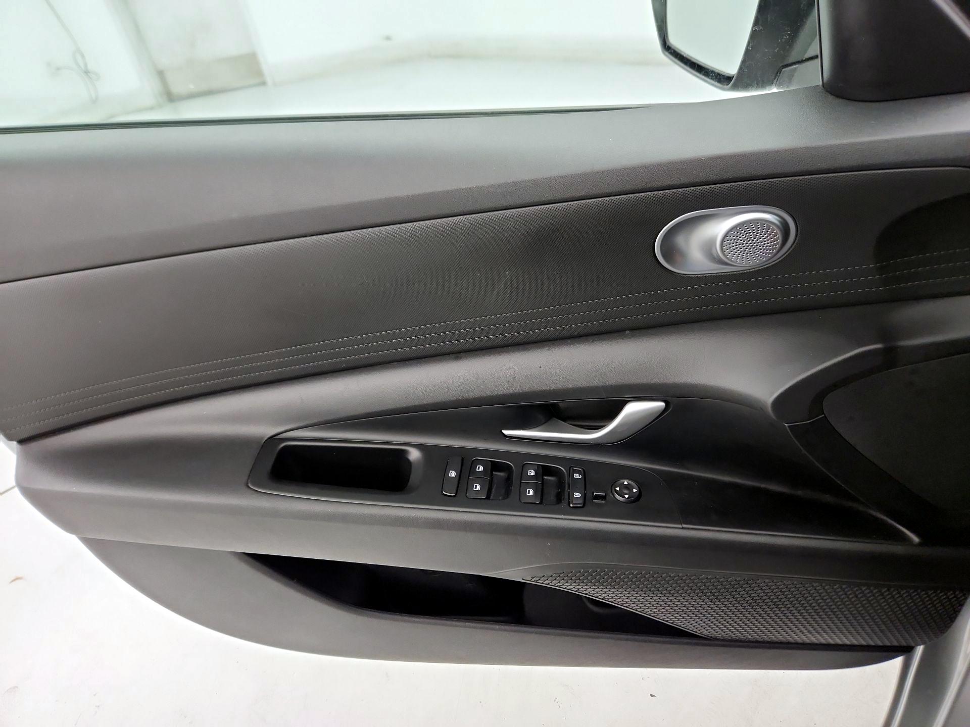 Thumbnail: 2023 Hyundai Elantra - 12