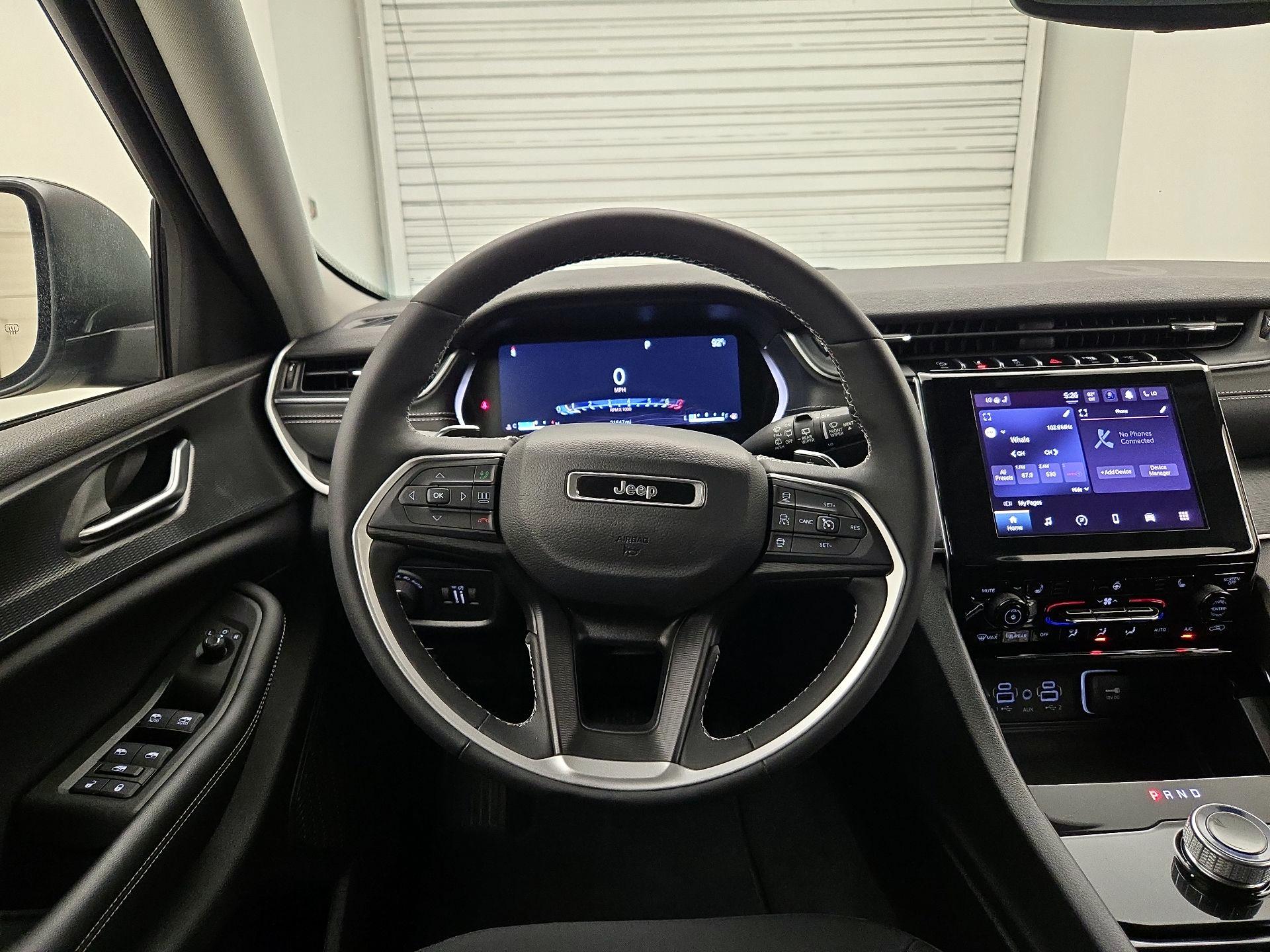 Thumbnail: 2023 Jeep Grand Cherokee - 10