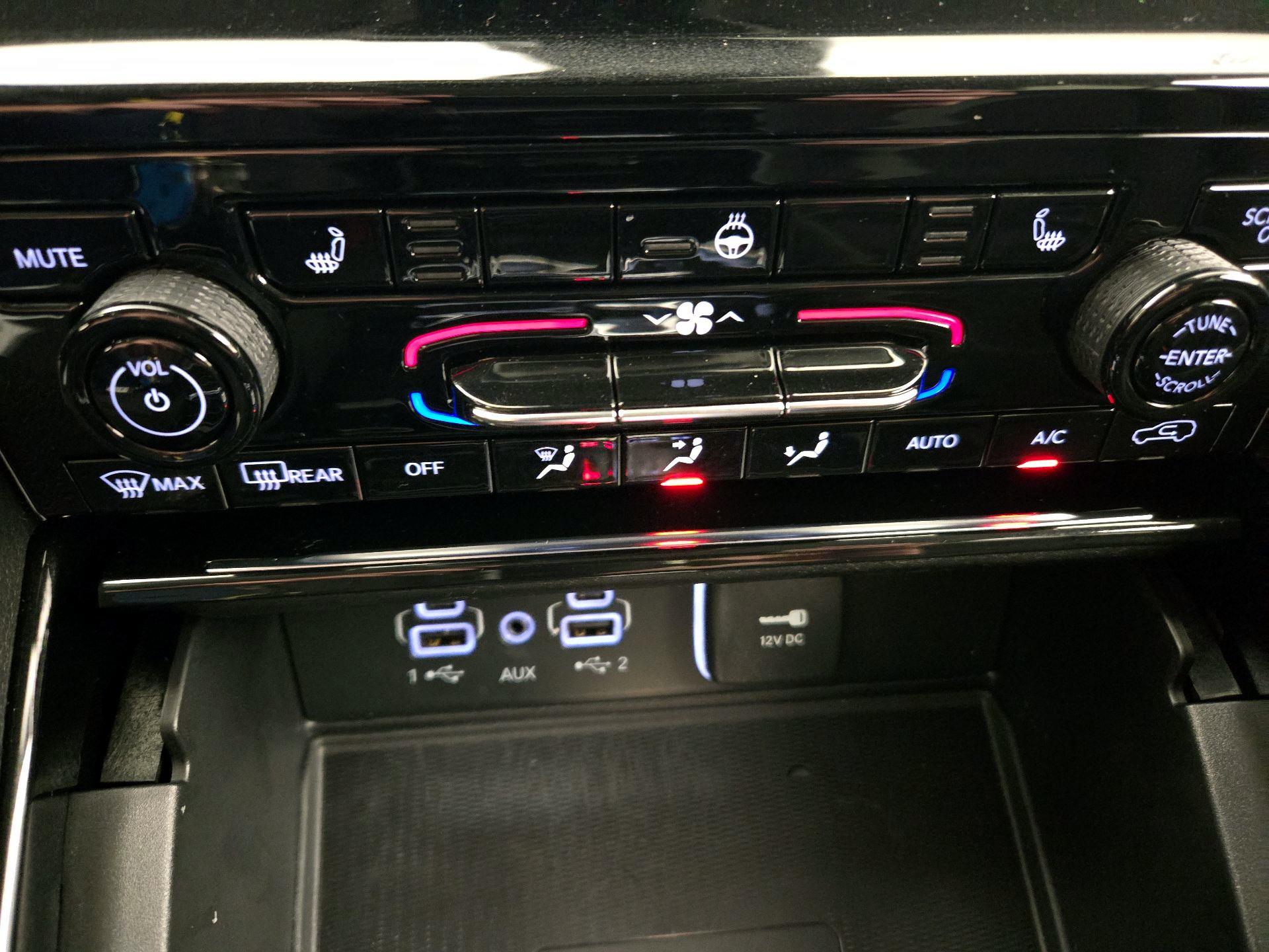 Thumbnail: 2023 Jeep Grand Cherokee - 15