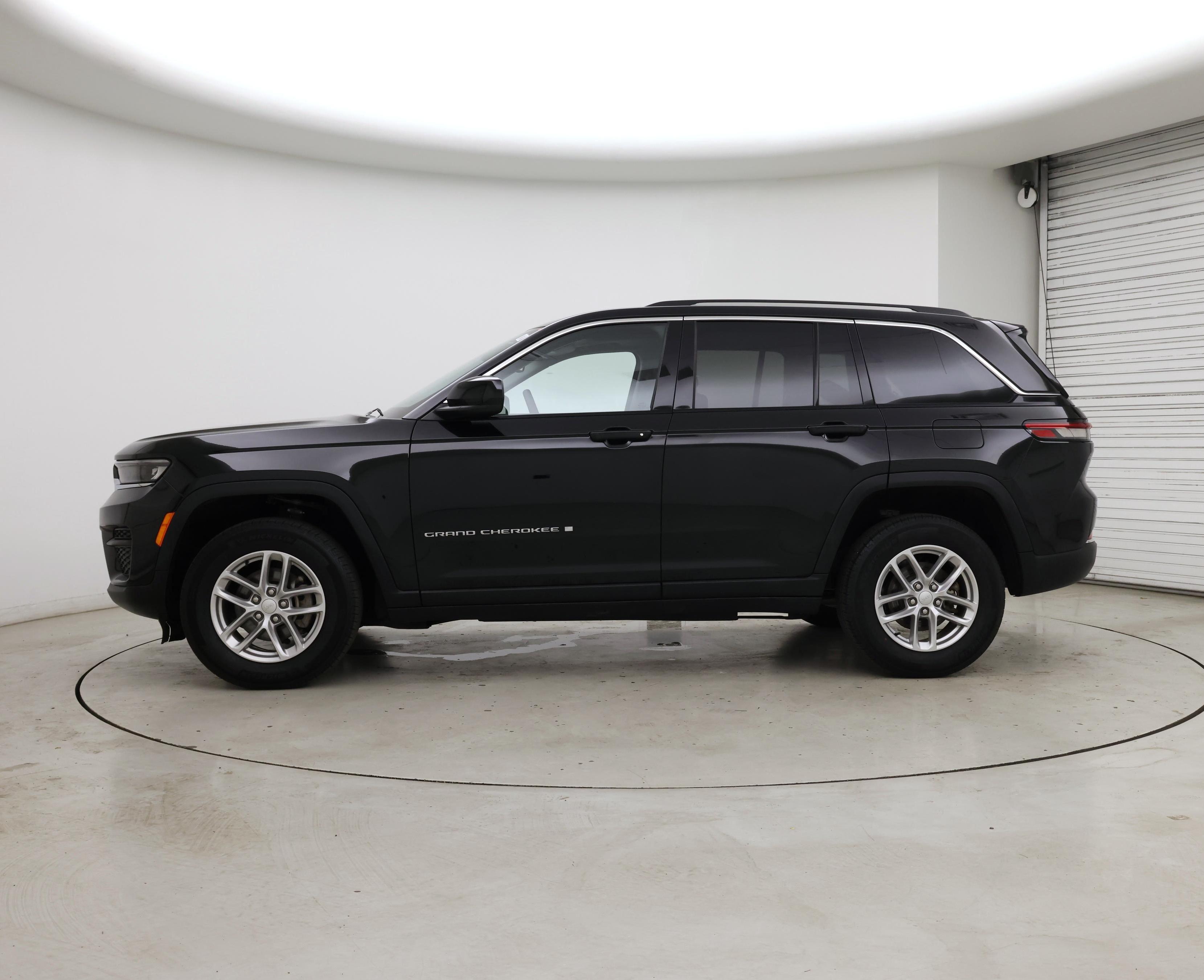 Thumbnail: 2023 Jeep Grand Cherokee - 3