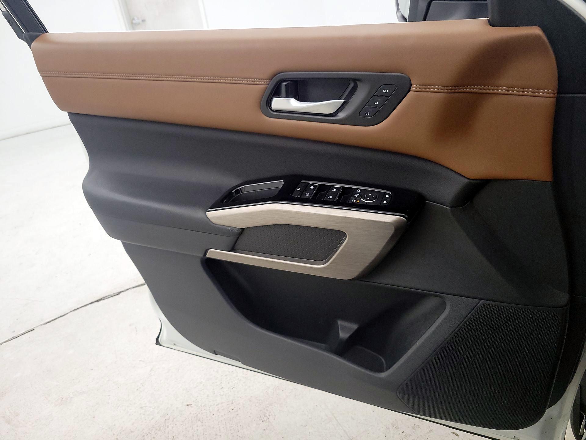 Thumbnail: 2023 Nissan Pathfinder - 12