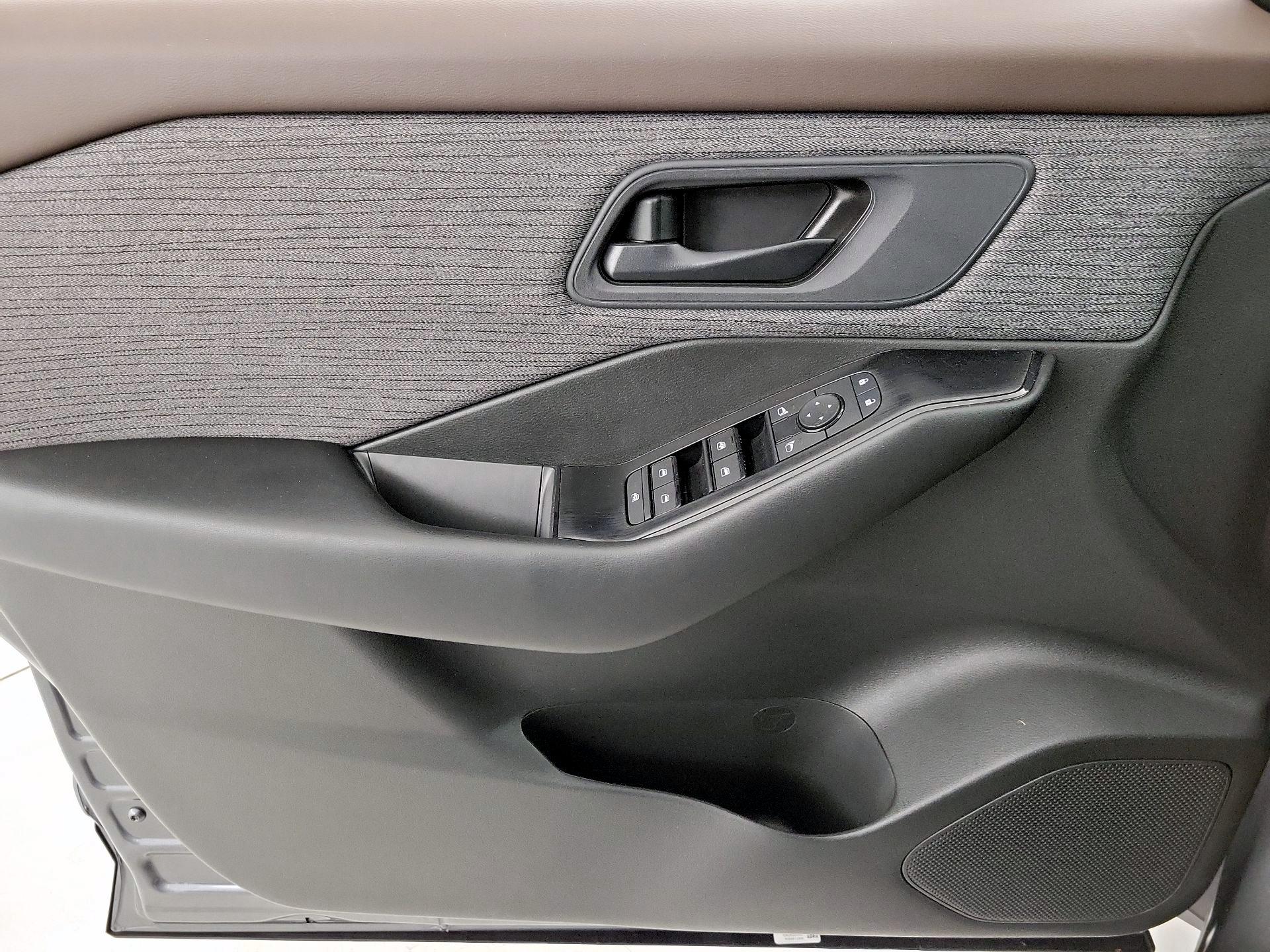 Thumbnail: 2023 Nissan Rogue - 12