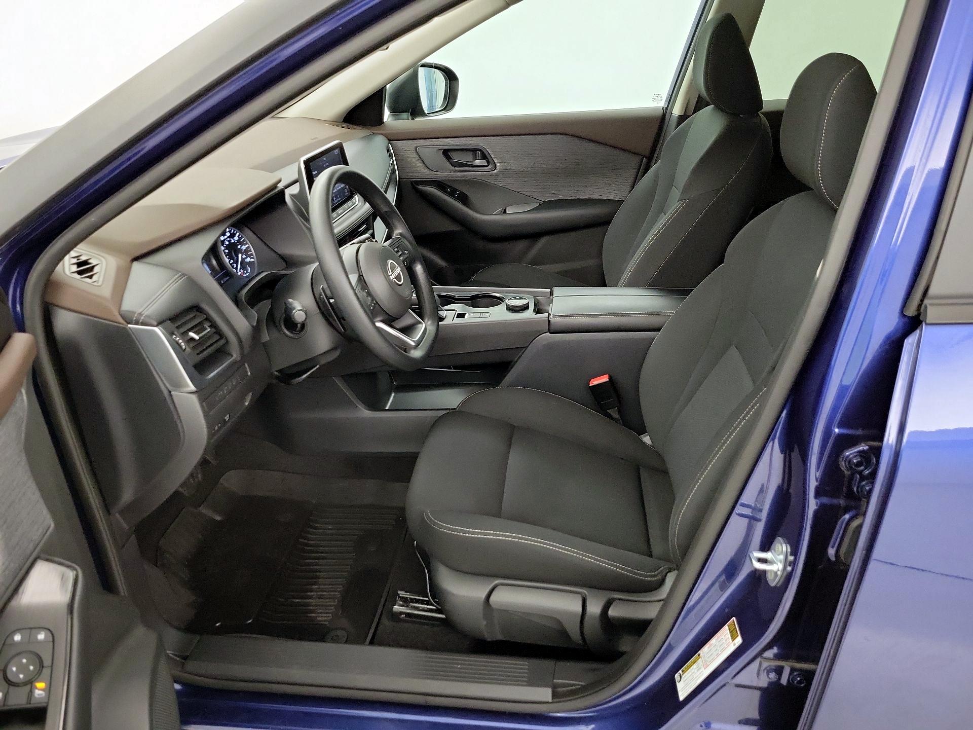 Thumbnail: 2023 Nissan Rogue - 11