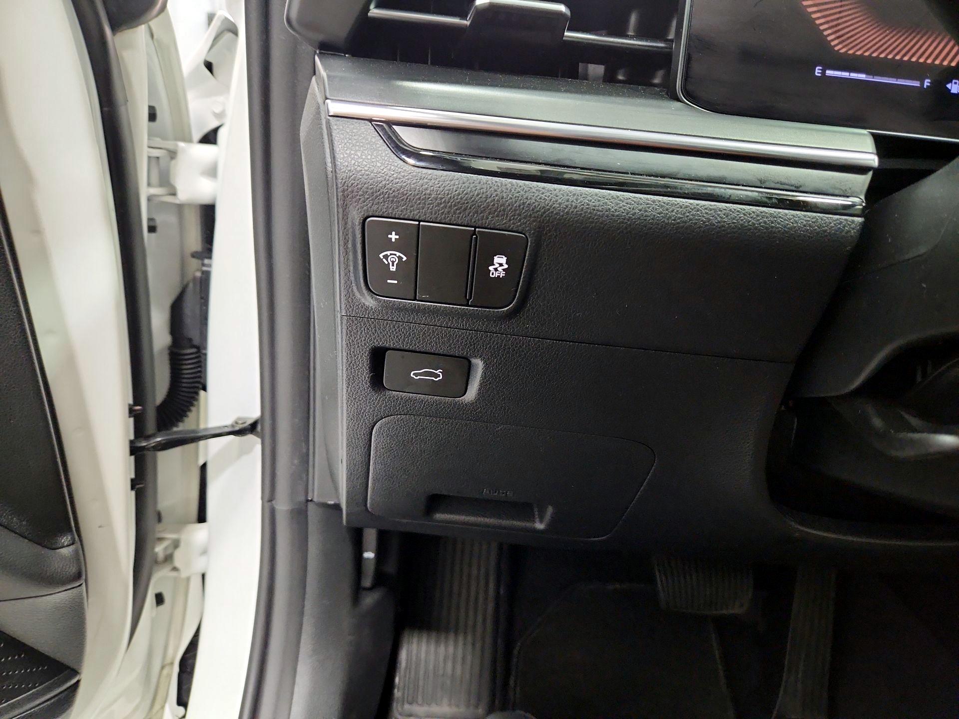 Thumbnail: 2025 Kia K5 - 13