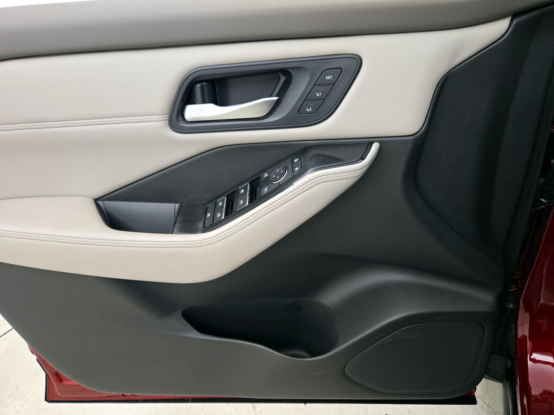 Thumbnail: 2023 Nissan Rogue - 12